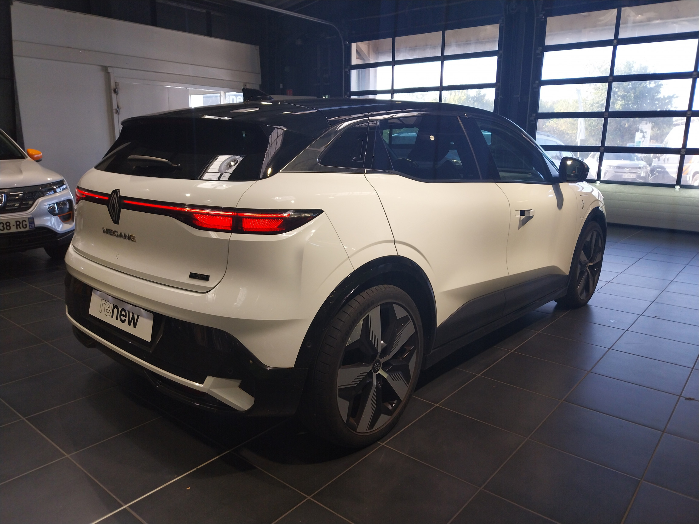 Vente en ligne Renault Megane E-Tech  EV60 220 ch super charge au prix de 27 750 €
