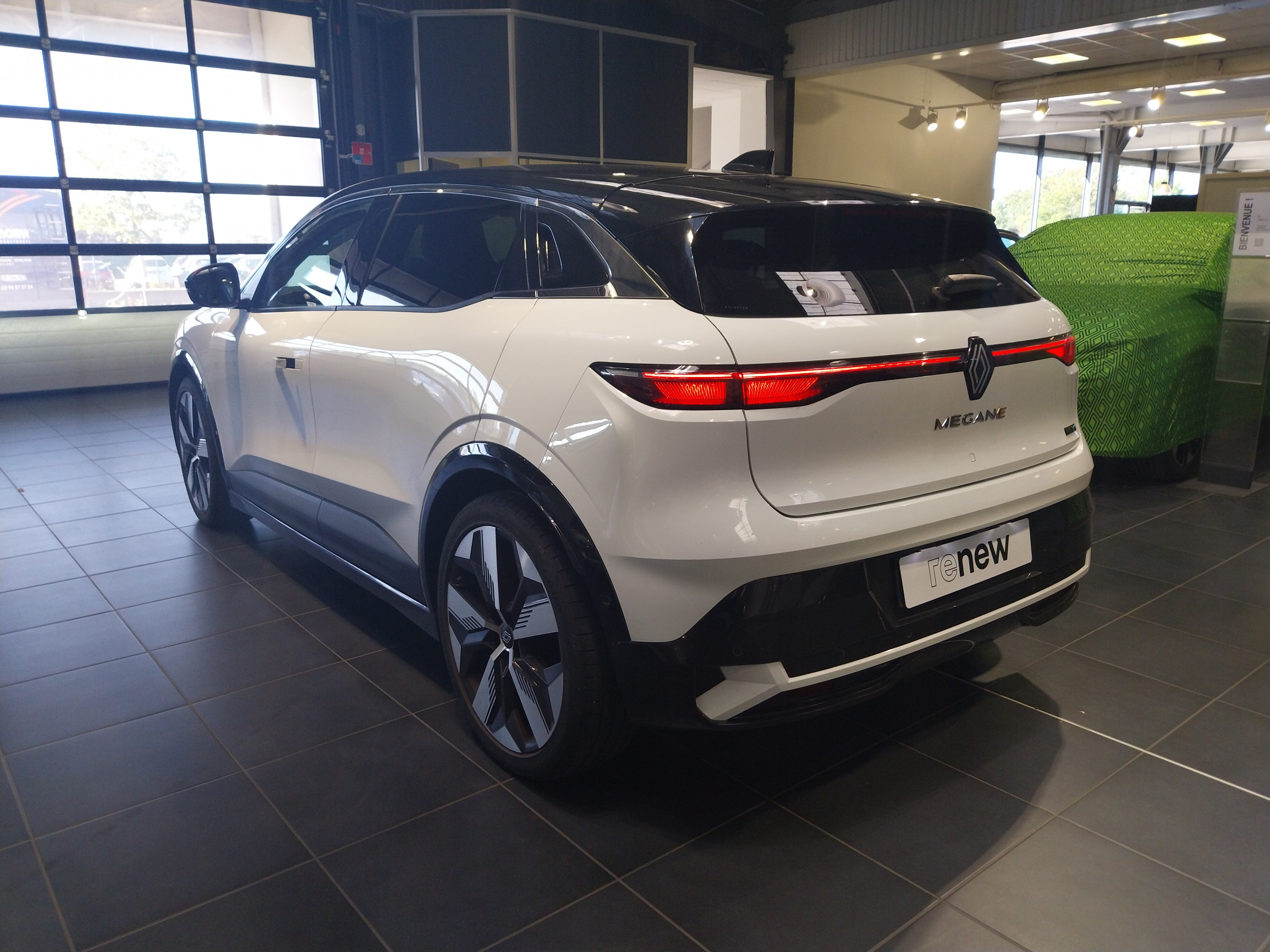 Vente en ligne Renault Megane E-Tech  EV60 220 ch super charge au prix de 27 750 €
