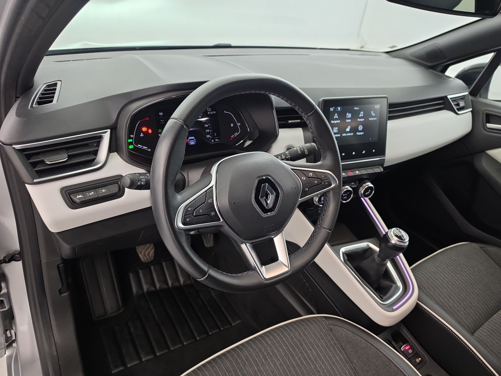 Vente en ligne Renault Clio 5 Clio TCe 90 au prix de 14 990 €