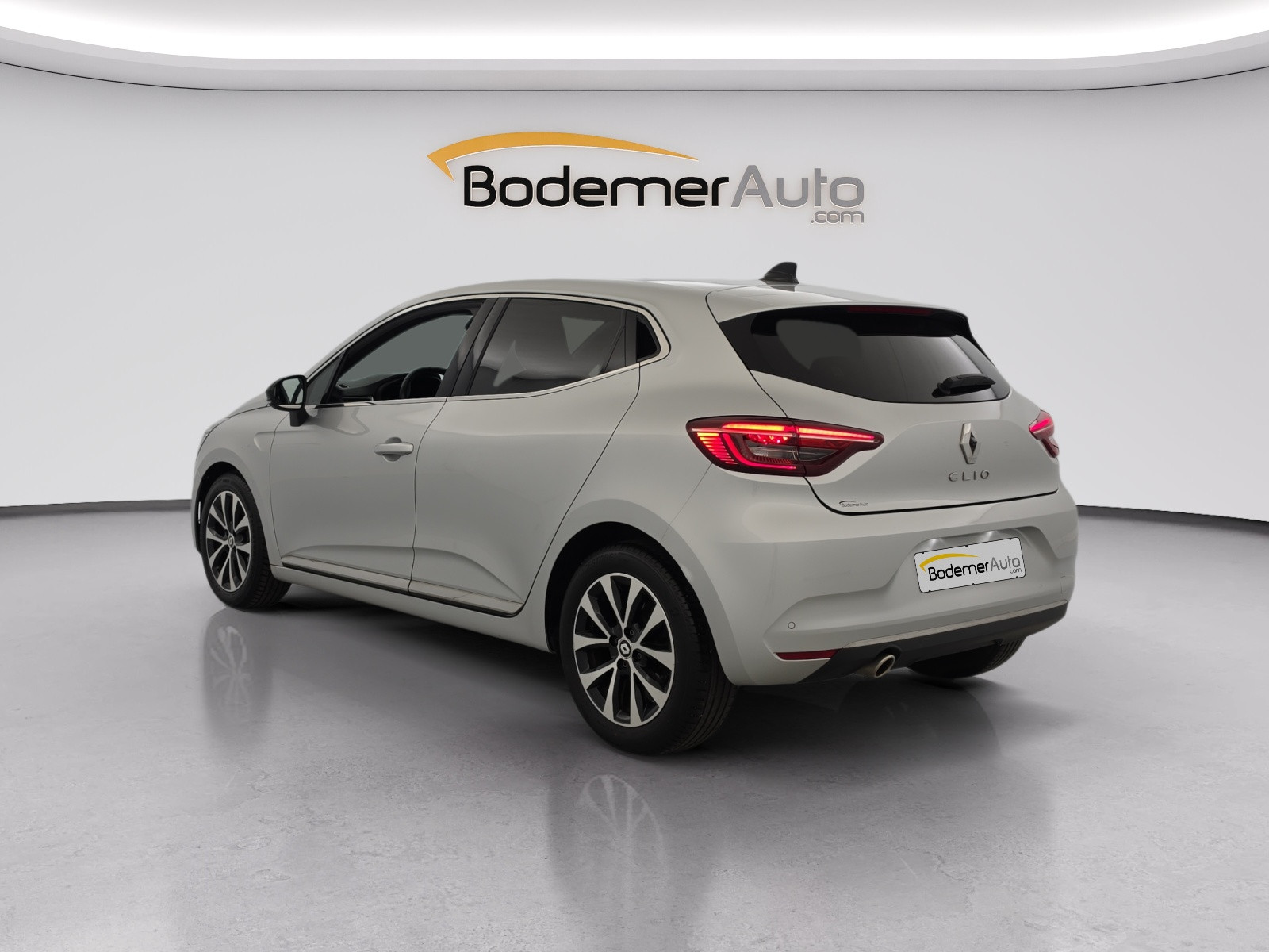 Vente en ligne Renault Clio 5 Clio TCe 90 au prix de 14 990 €