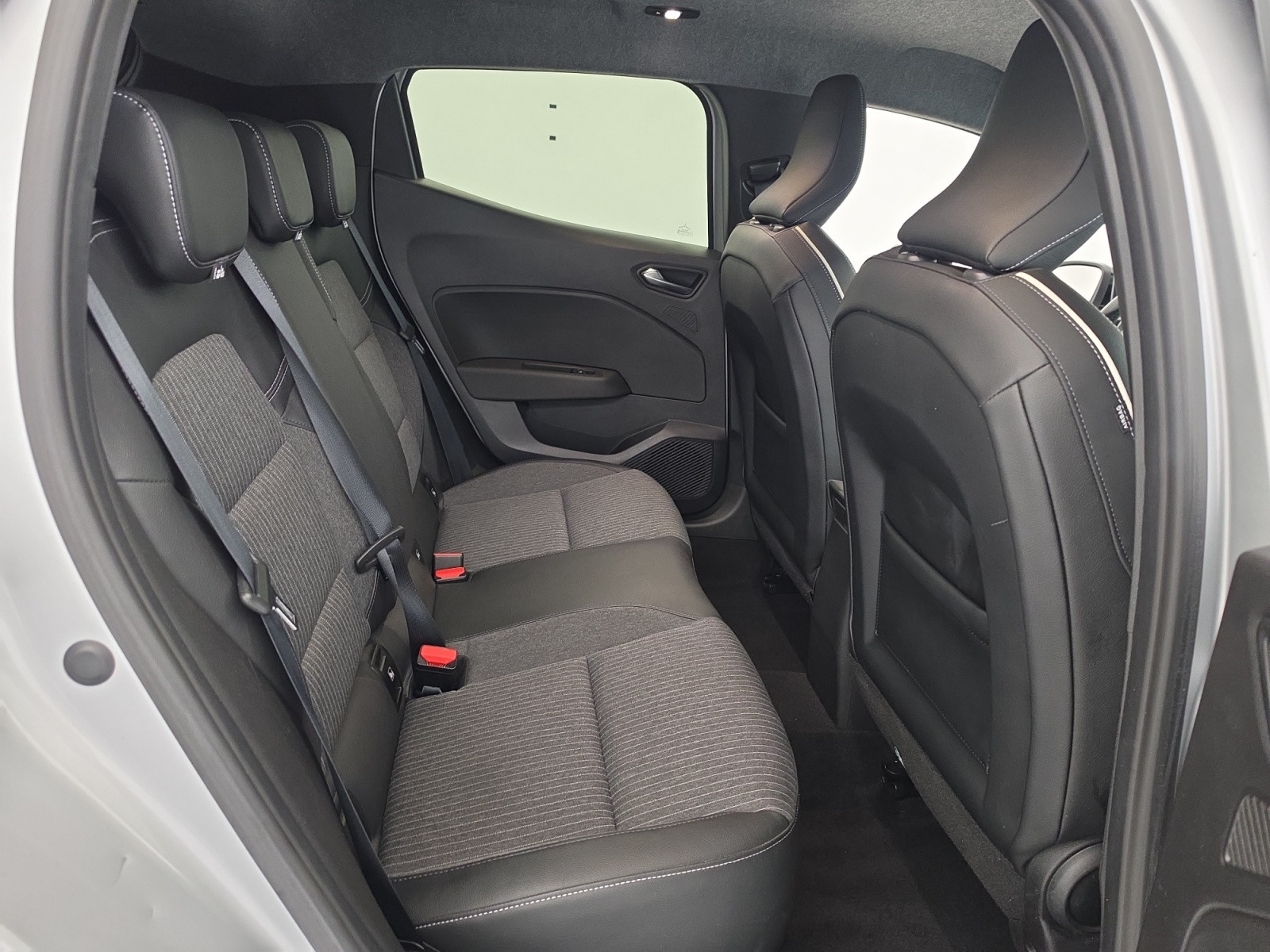 Vente en ligne Renault Clio 5 Clio TCe 90 au prix de 14 990 €