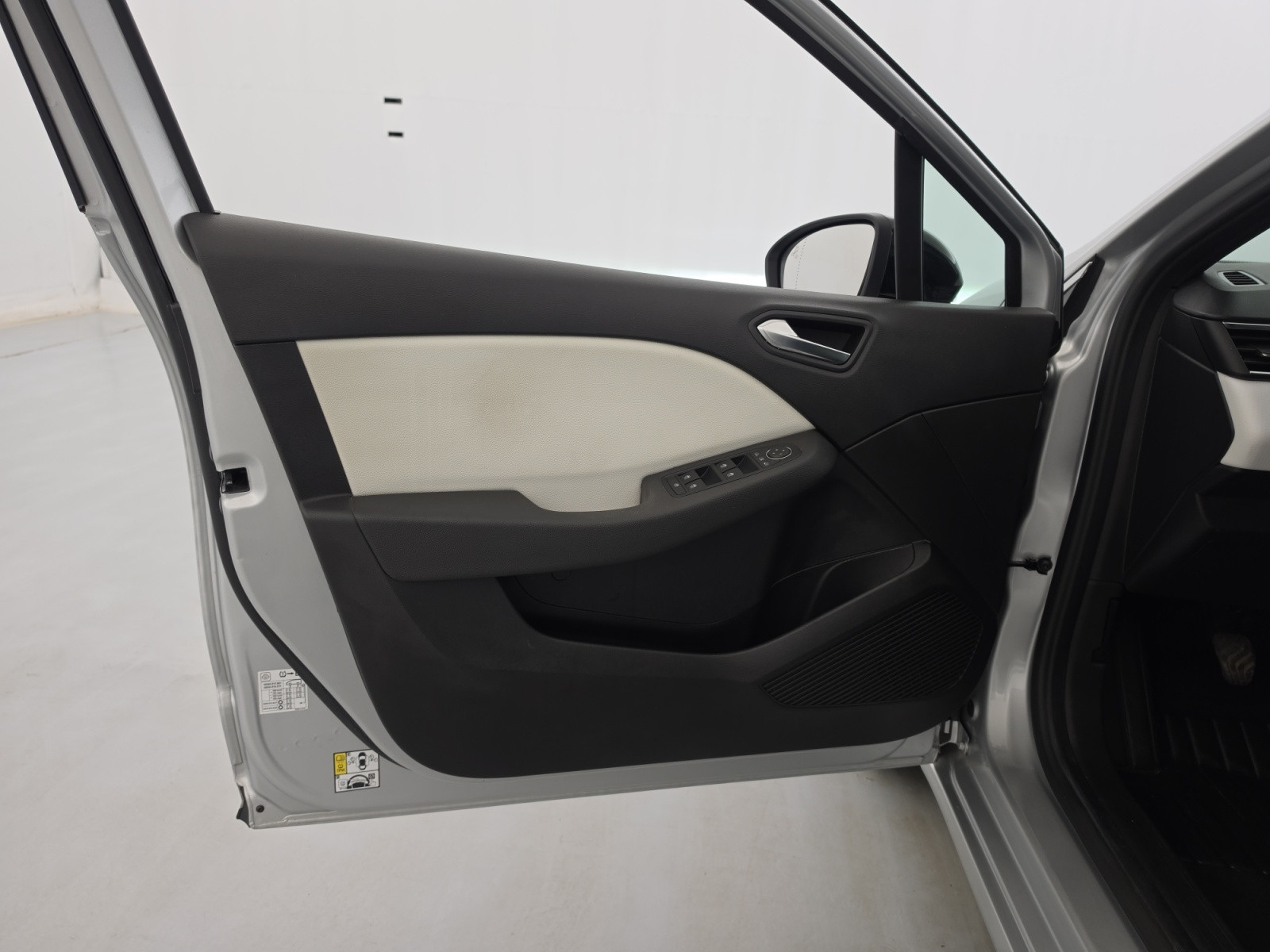 Vente en ligne Renault Clio 5 Clio TCe 90 au prix de 14 990 €