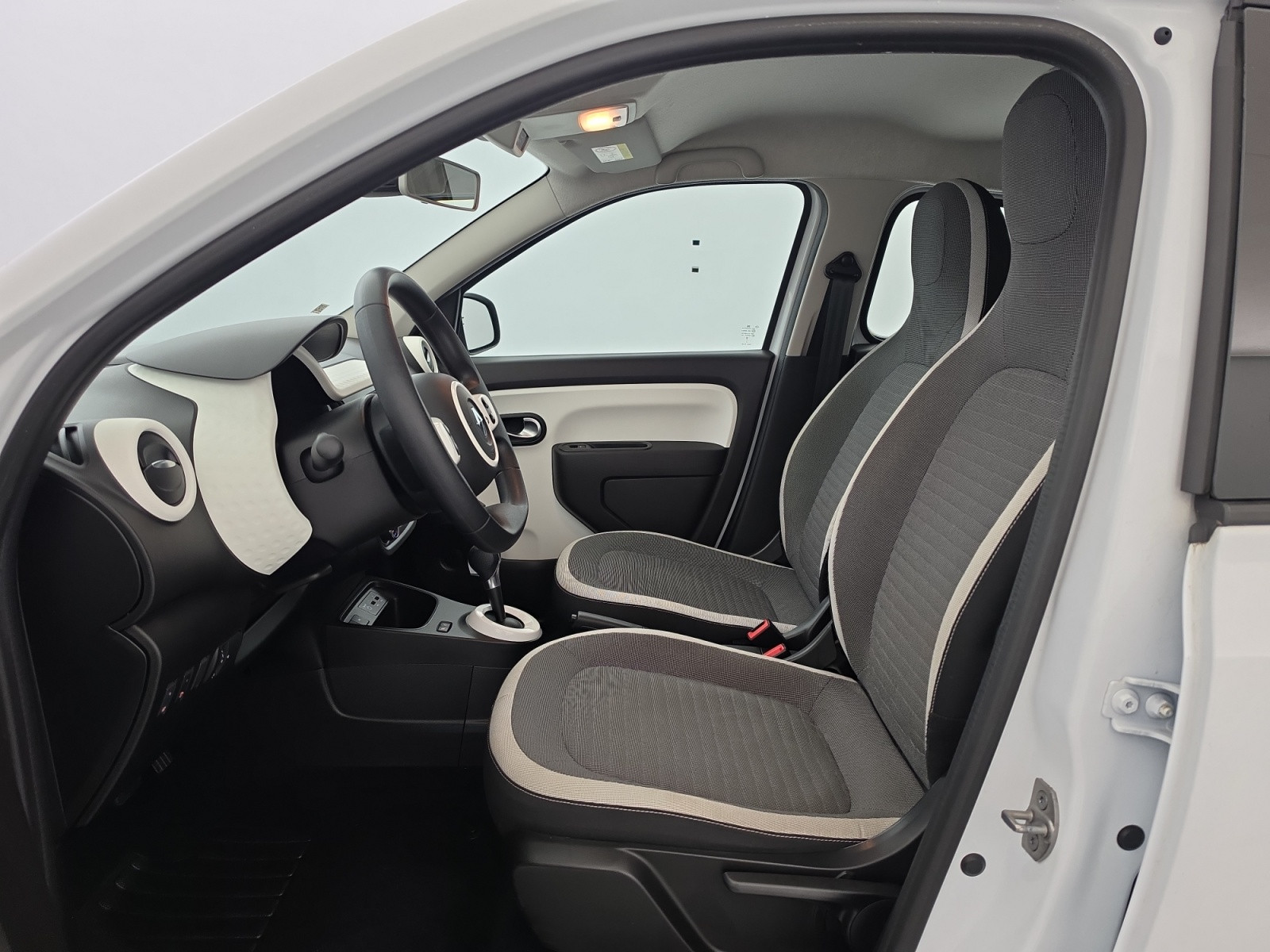Vente en ligne Renault Twingo Electrique Twingo III E-Tech au prix de 12 990 €