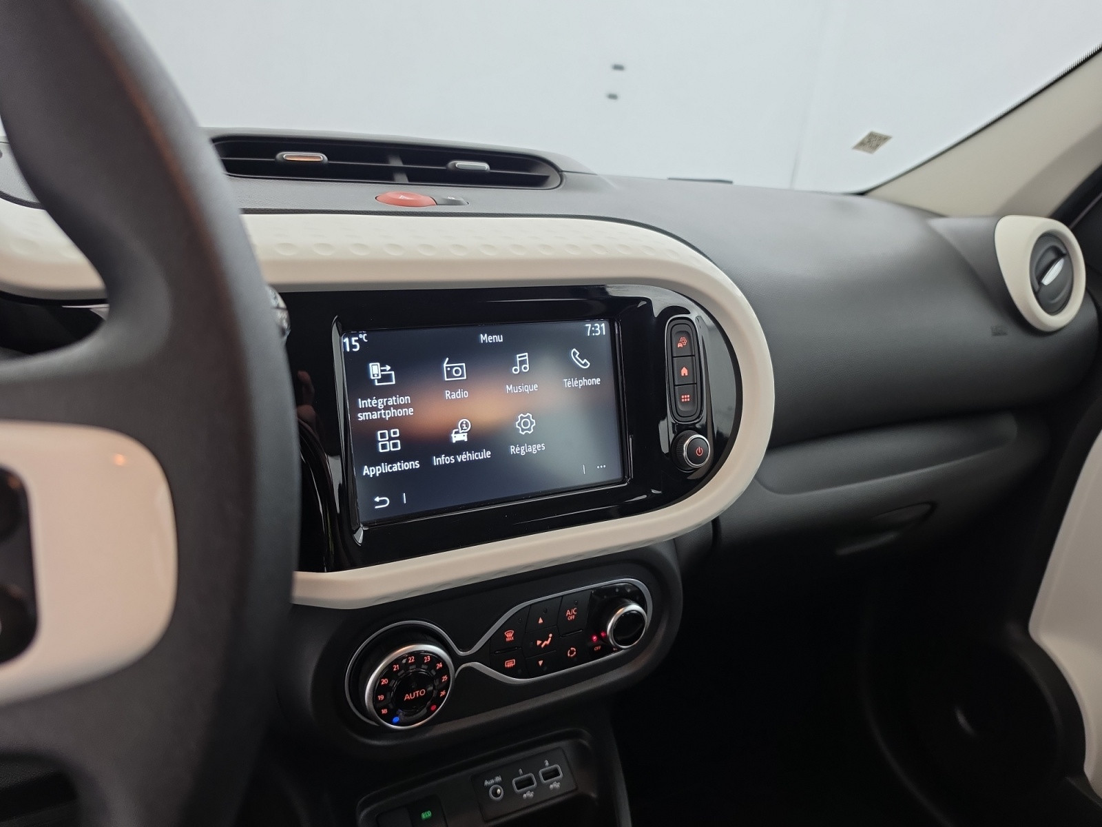 Vente en ligne Renault Twingo Electrique Twingo III E-Tech au prix de 12 990 €