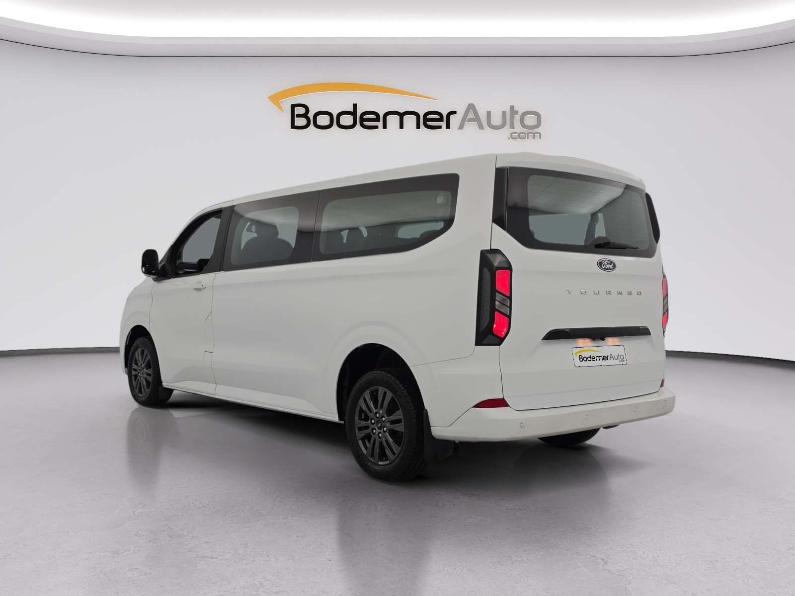 Vente en ligne Ford Tourneo Custom  320 L2H1 2.0 EcoBlue 150 ch au prix de 32 890 €