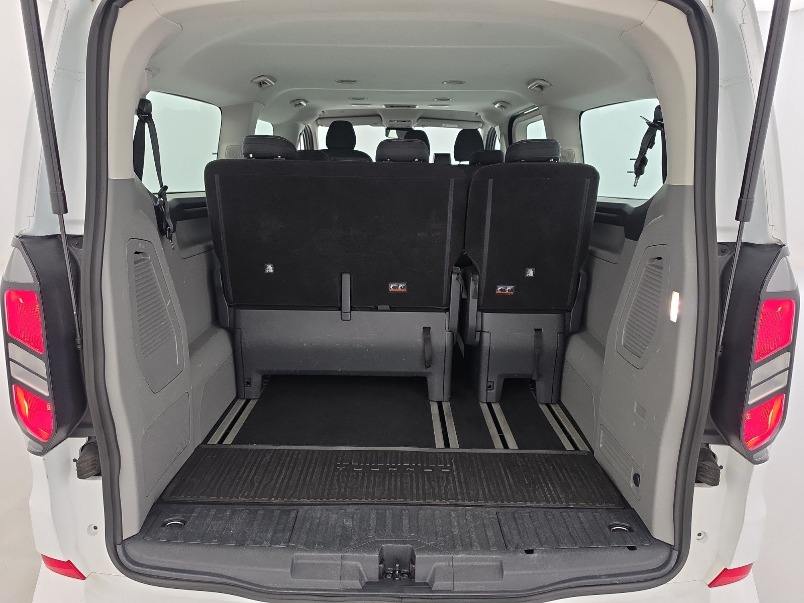 Vente en ligne Ford Tourneo Custom  320 L2H1 2.0 EcoBlue 150 ch au prix de 32 890 €