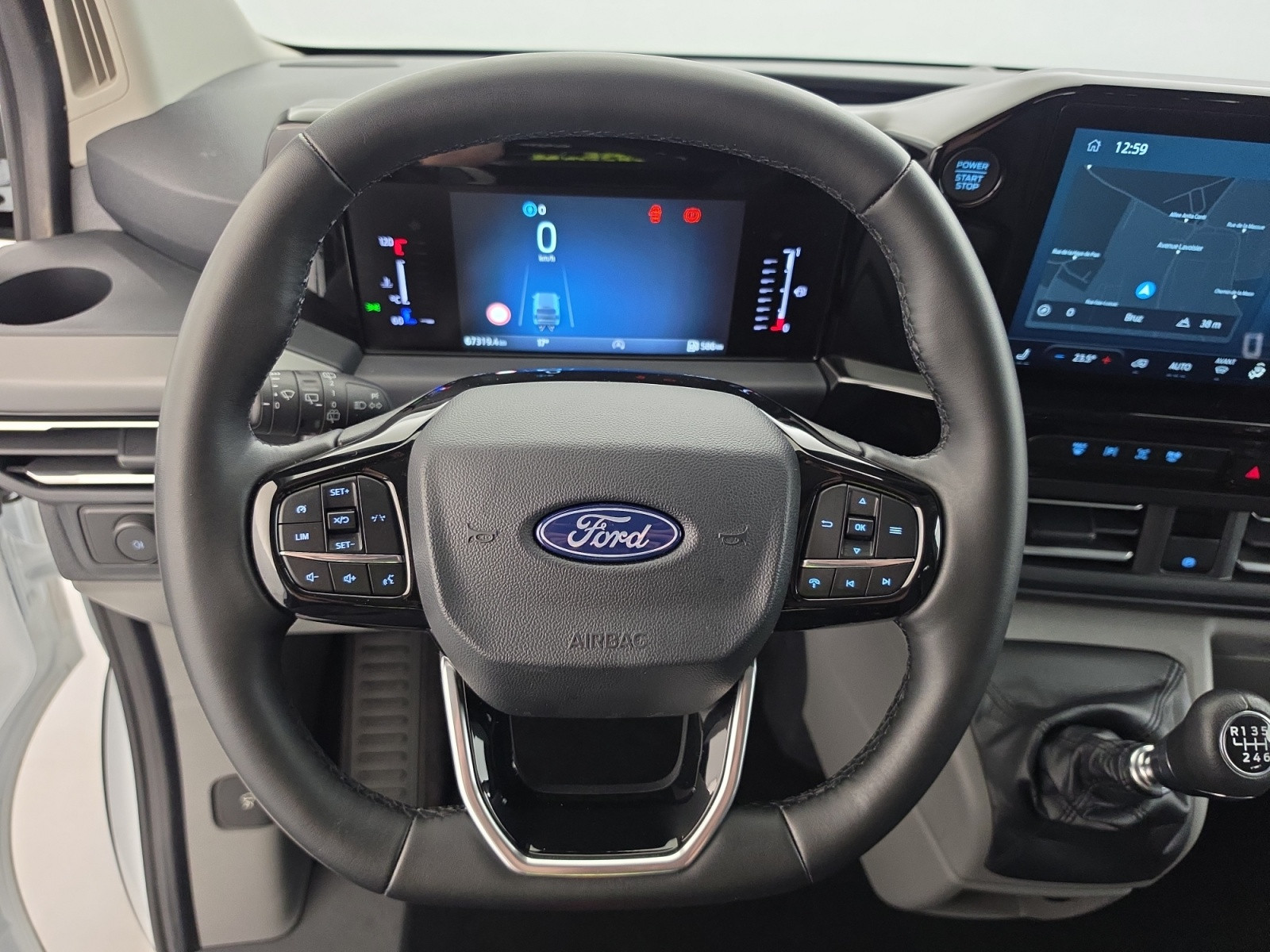 Vente en ligne Ford Tourneo Custom  320 L2H1 2.0 EcoBlue 150 ch au prix de 32 890 €