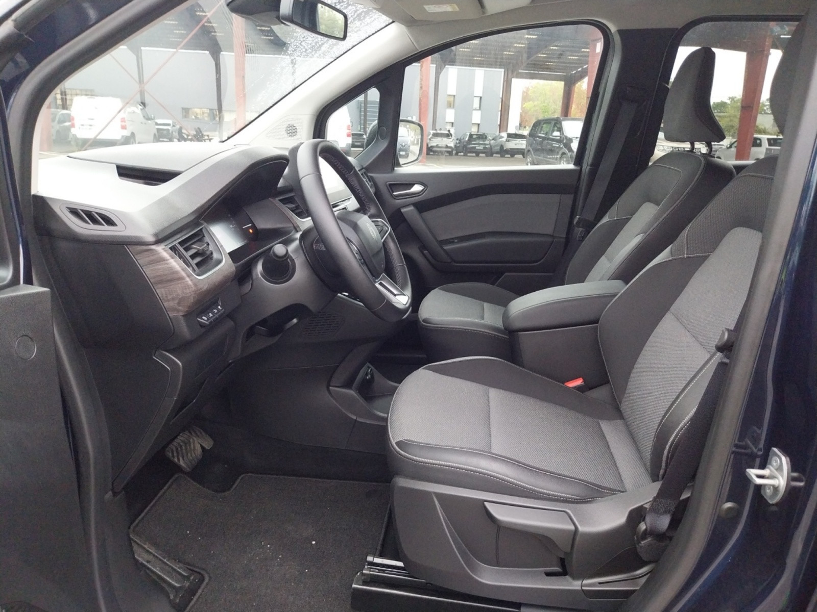 Vente en ligne Renault Kangoo  Blue dCi 115 auto au prix de 34 990 €