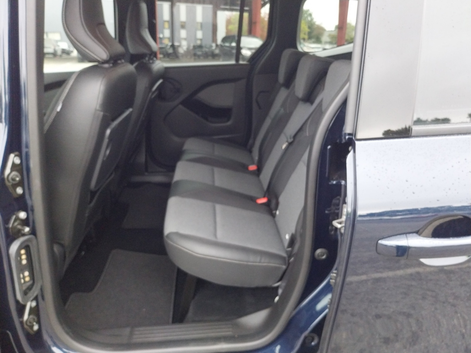 Vente en ligne Renault Kangoo  Blue dCi 115 auto au prix de 34 990 €