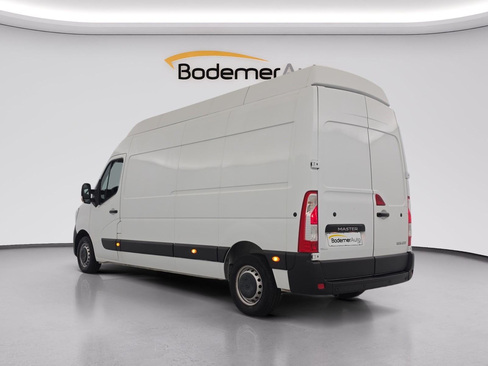 Vente en ligne Renault Master Fourgon MASTER FGN TRAC F3500 L3H3 BLUE DCI 135 au prix de 22 990 €