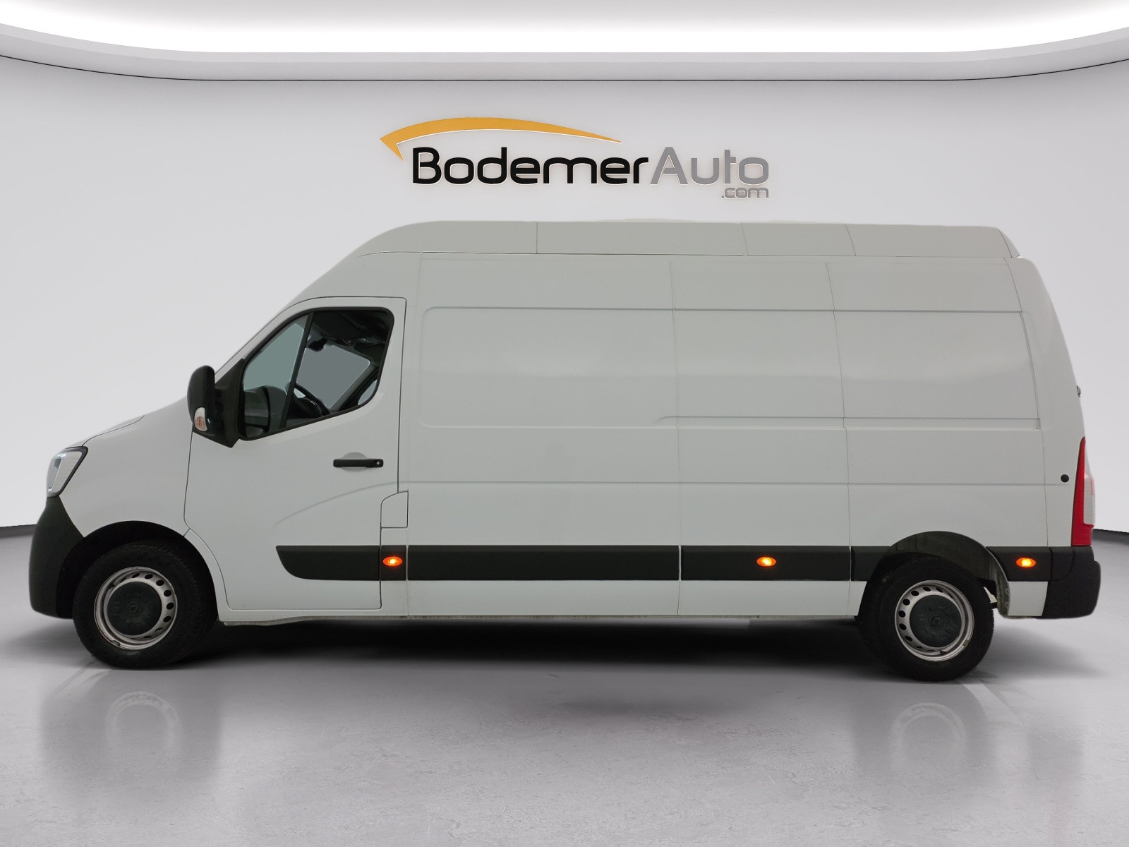 Vente en ligne Renault Master Fourgon MASTER FGN TRAC F3500 L3H3 BLUE DCI 135 au prix de 22 990 €