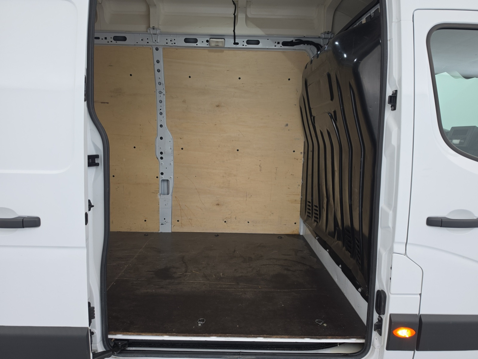 Vente en ligne Renault Master Fourgon MASTER FGN TRAC F3500 L3H3 BLUE DCI 135 au prix de 22 990 €
