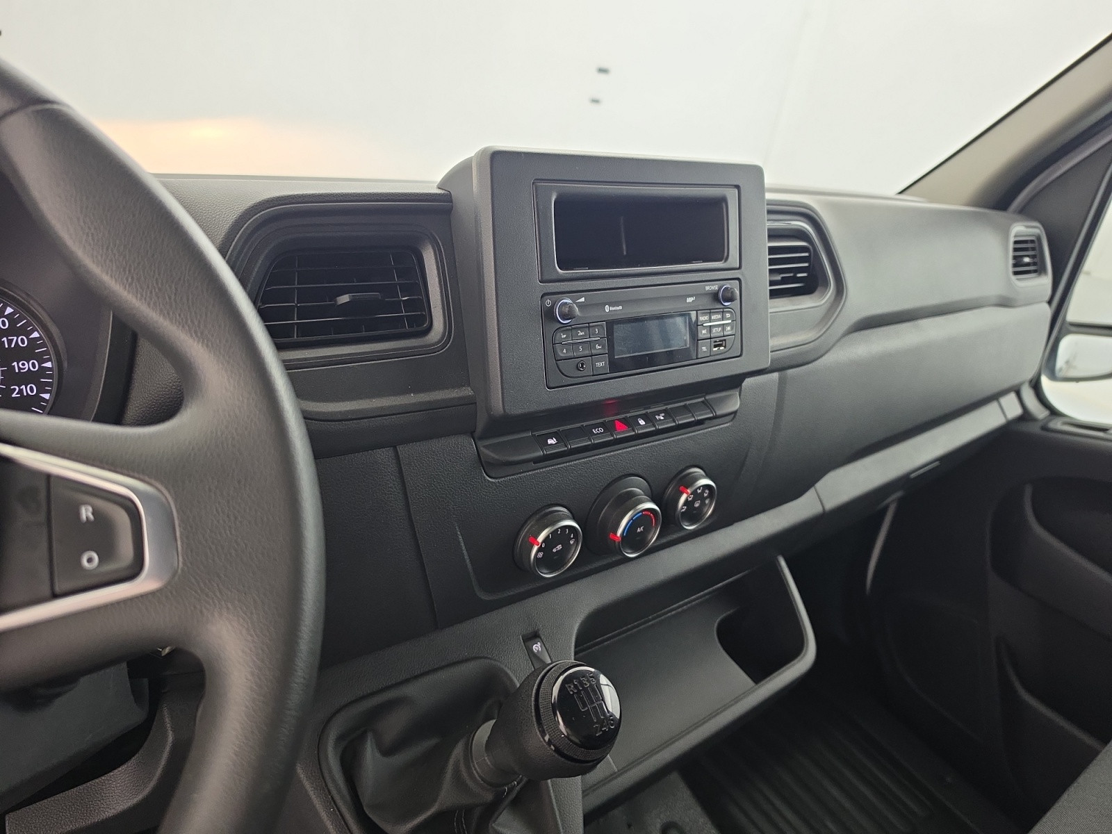 Vente en ligne Renault Master Fourgon MASTER FGN TRAC F3500 L3H3 BLUE DCI 135 au prix de 22 990 €