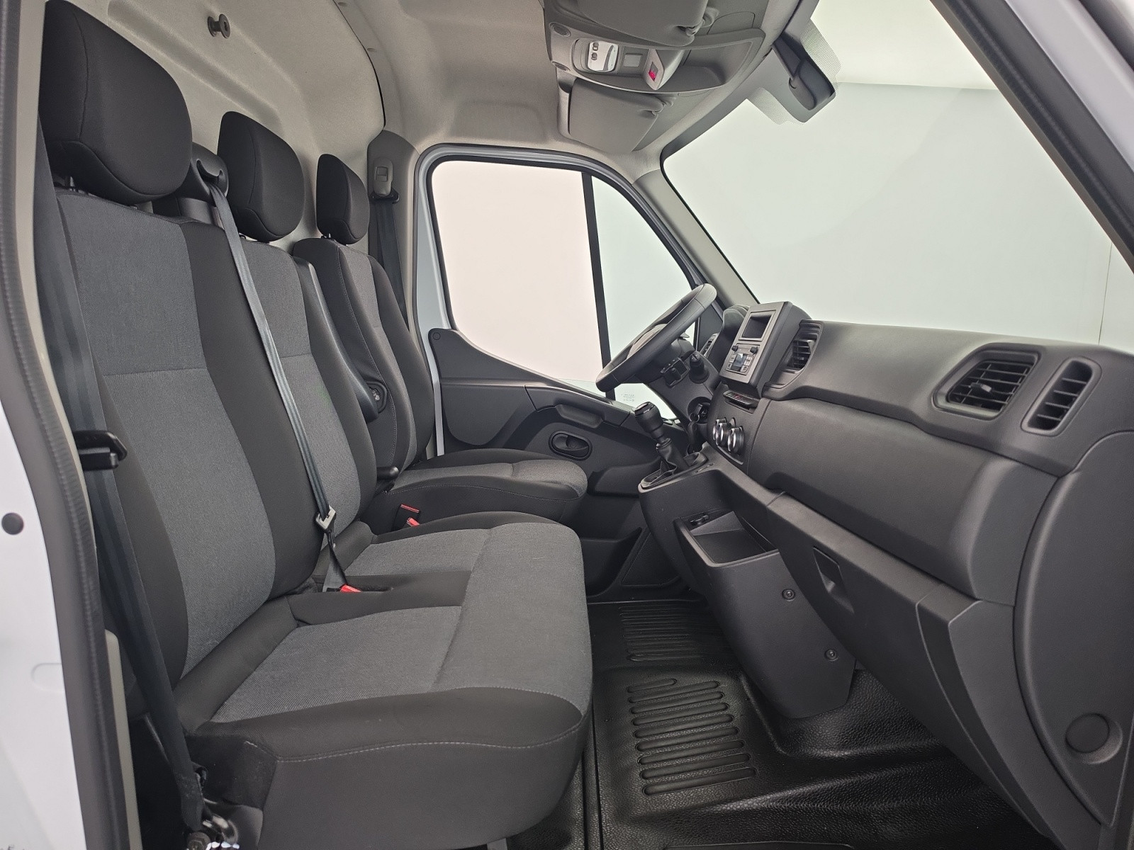 Vente en ligne Renault Master Fourgon MASTER FGN TRAC F3500 L3H3 BLUE DCI 135 au prix de 22 990 €