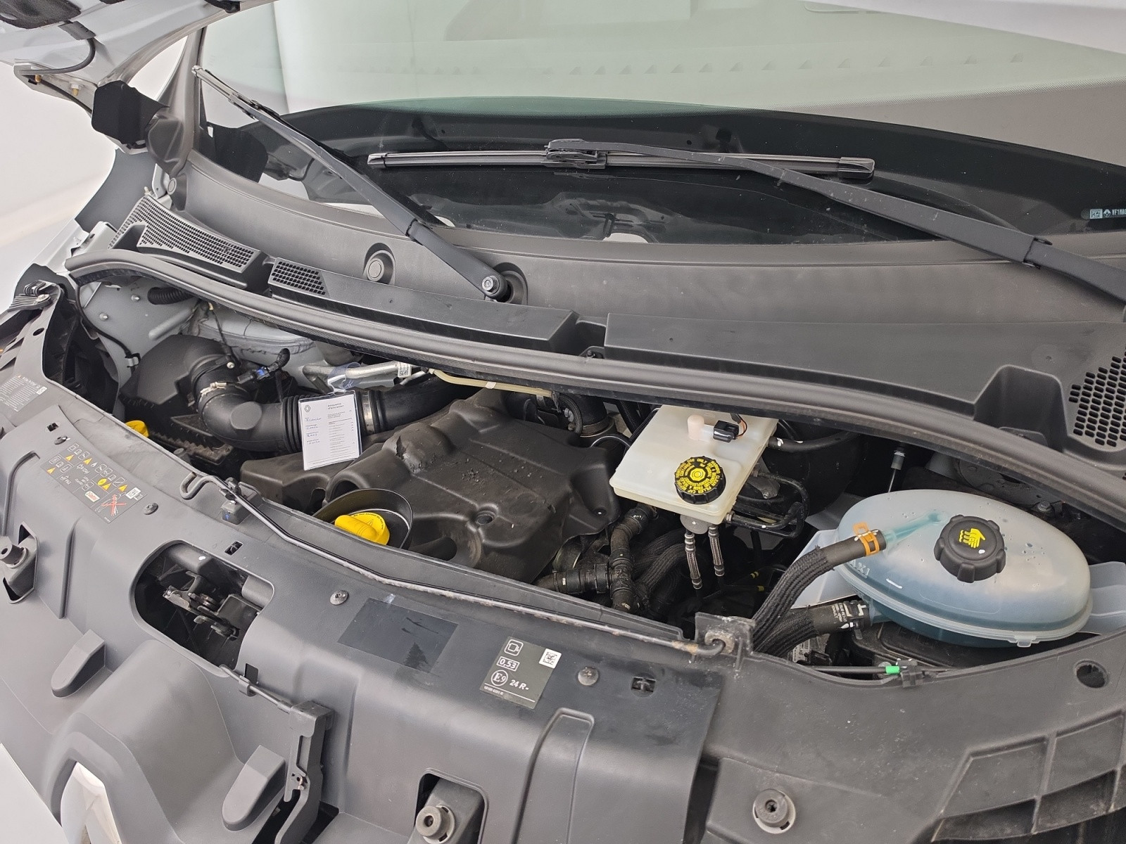 Vente en ligne Renault Master Fourgon MASTER FGN TRAC F3500 L3H3 BLUE DCI 135 au prix de 22 990 €