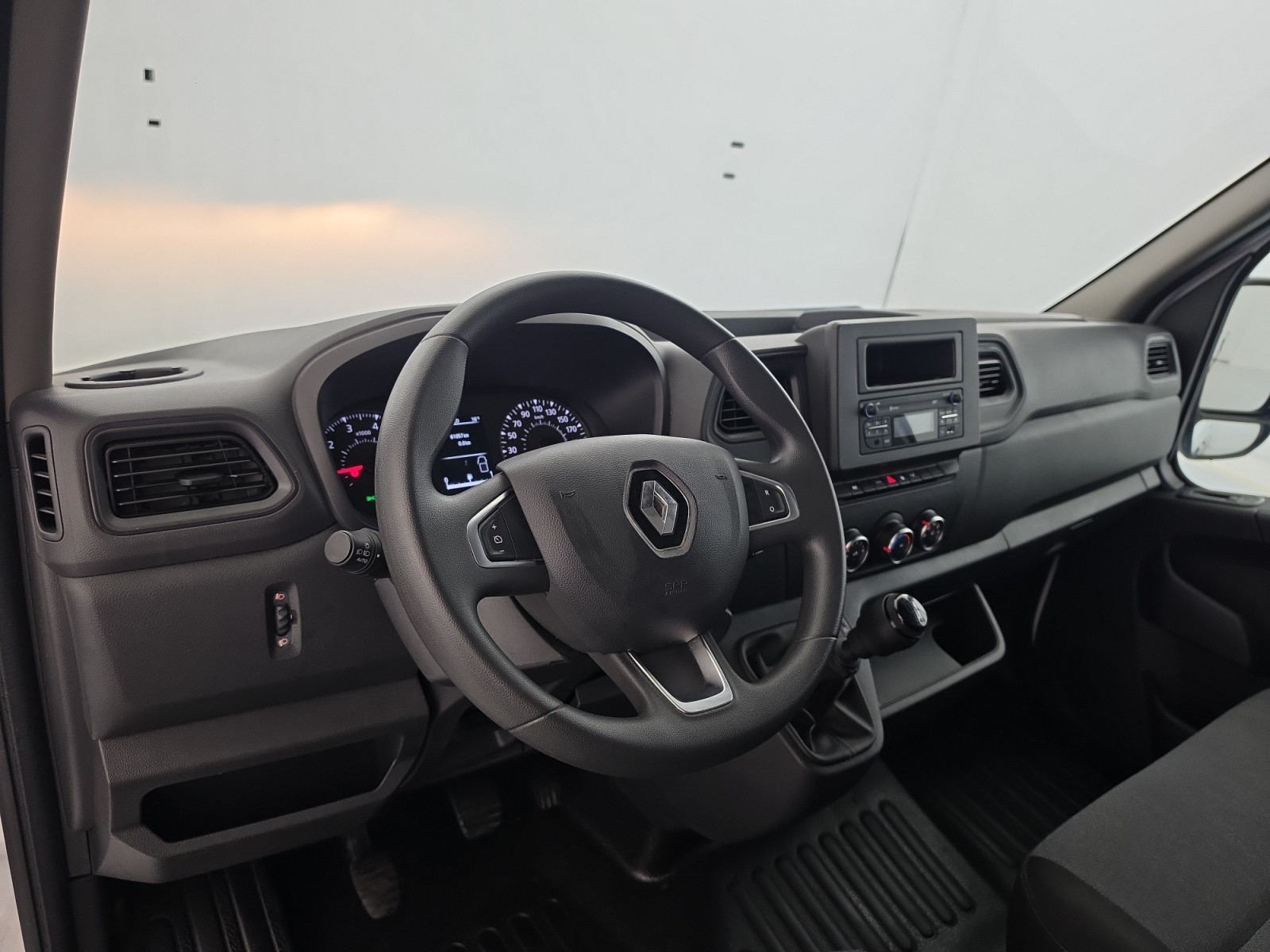 Vente en ligne Renault Master Fourgon MASTER FGN TRAC F3500 L3H3 BLUE DCI 135 au prix de 22 990 €