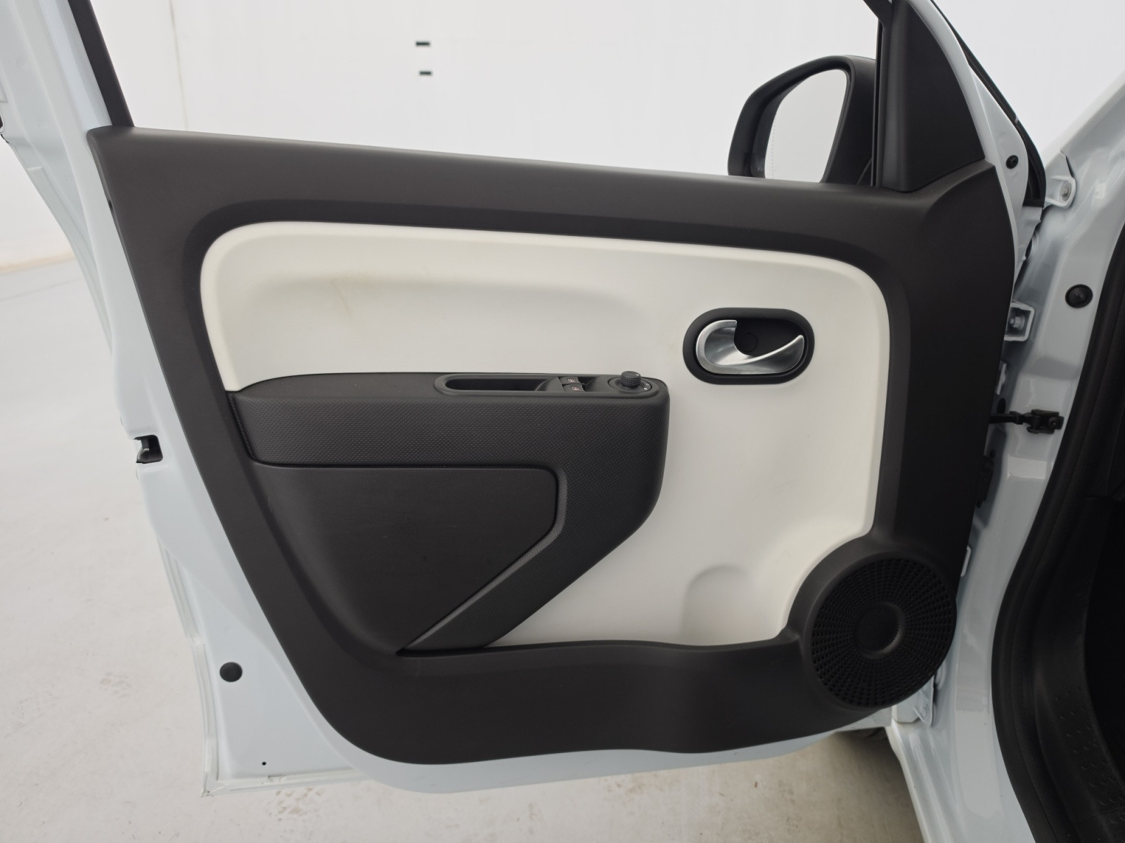 Vente en ligne Renault Twingo Electrique Twingo III E-Tech au prix de 13 990 €