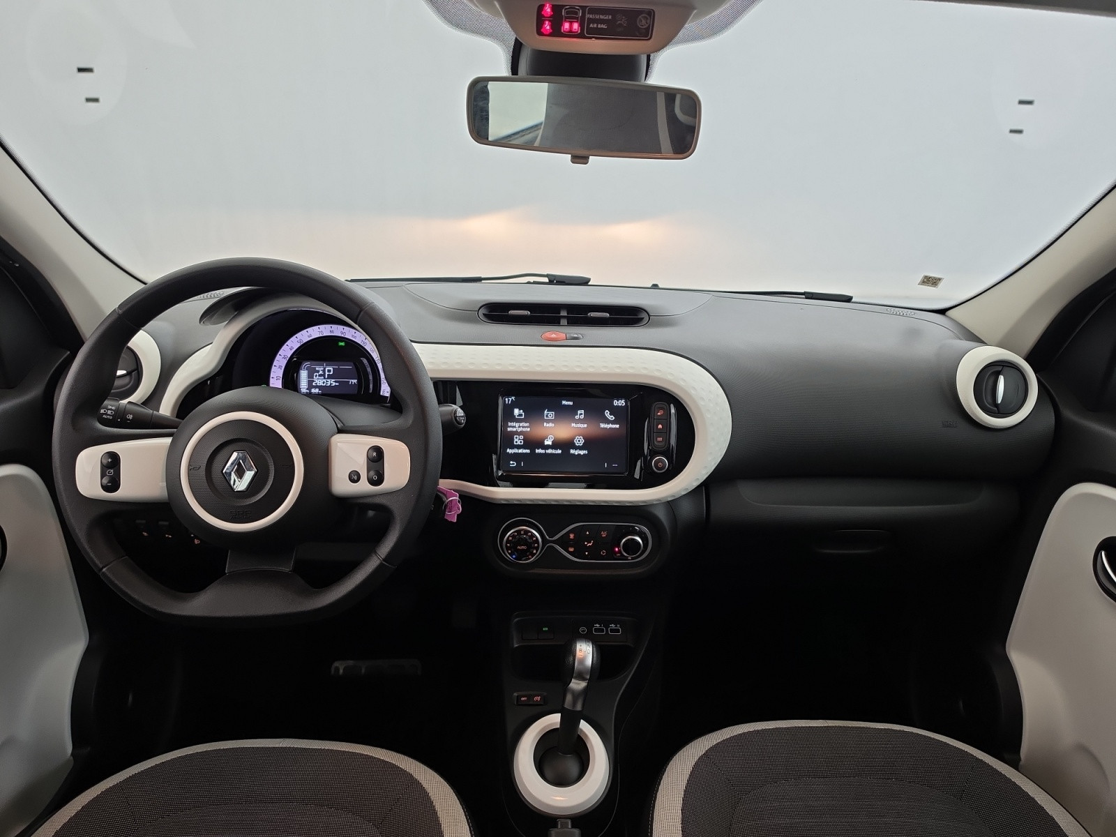 Vente en ligne Renault Twingo Electrique Twingo III E-Tech au prix de 13 990 €