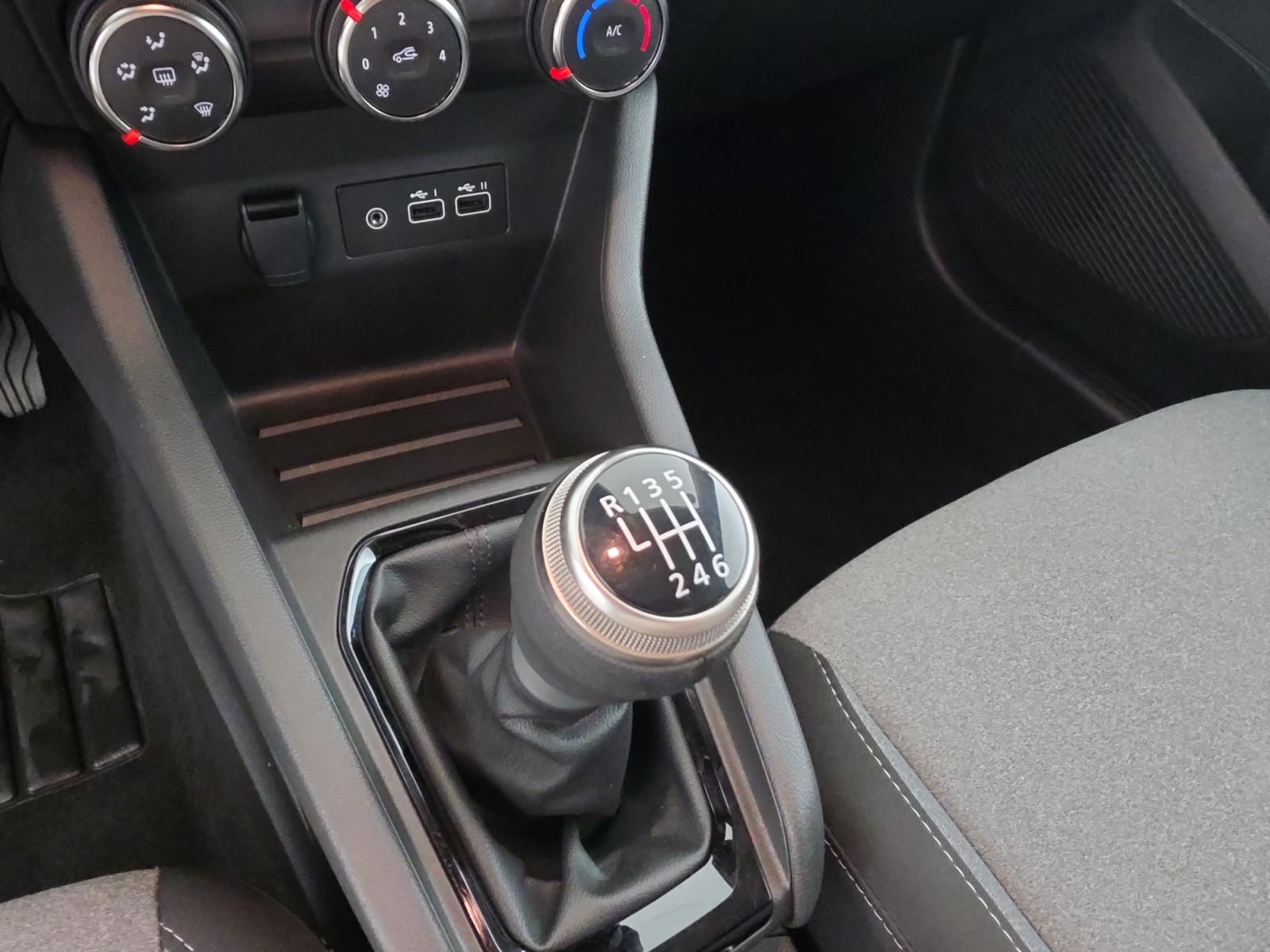 Vente en ligne Renault Clio 5 Clio TCe 90 au prix de 15 490 €