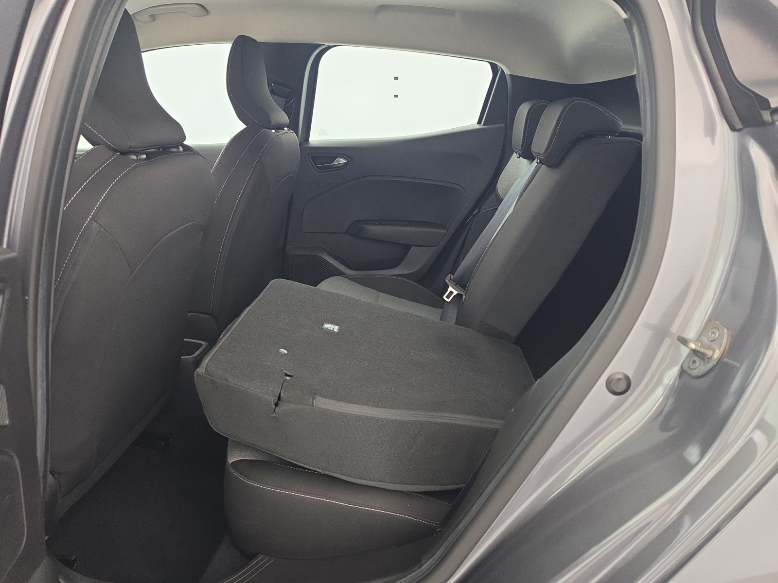 Vente en ligne Renault Clio 5 Clio TCe 90 au prix de 15 490 €
