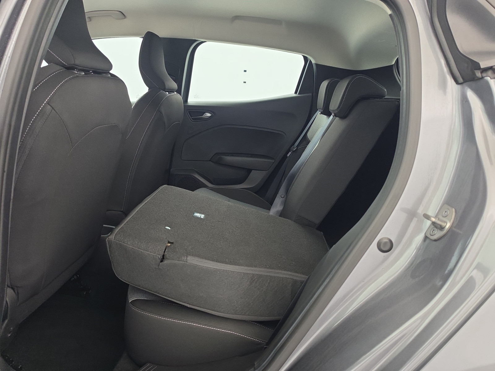 Vente en ligne Renault Clio 5 Clio TCe 90 au prix de 14 600 €