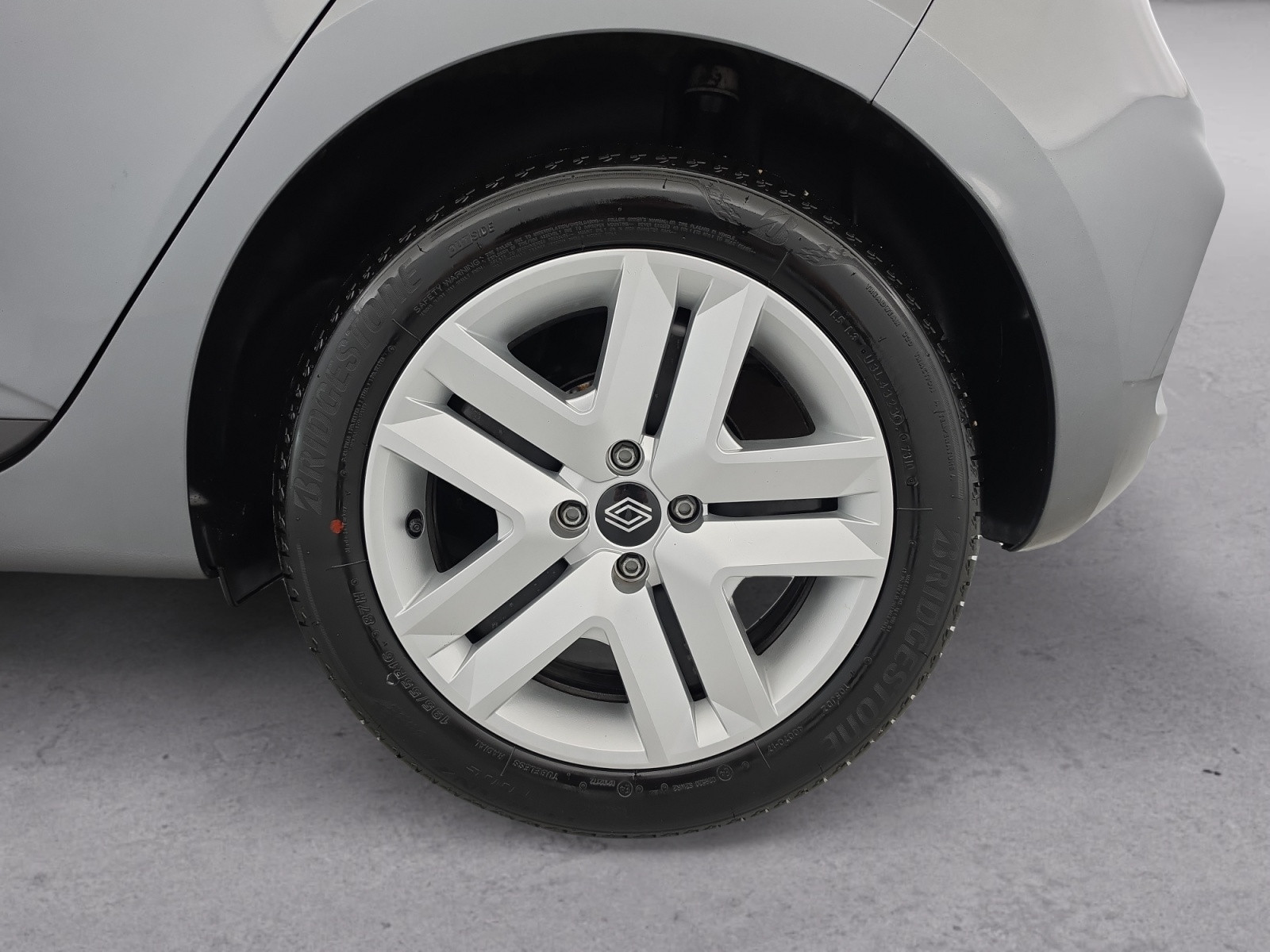 Vente en ligne Renault Clio 5 Clio TCe 90 au prix de 15 290 €