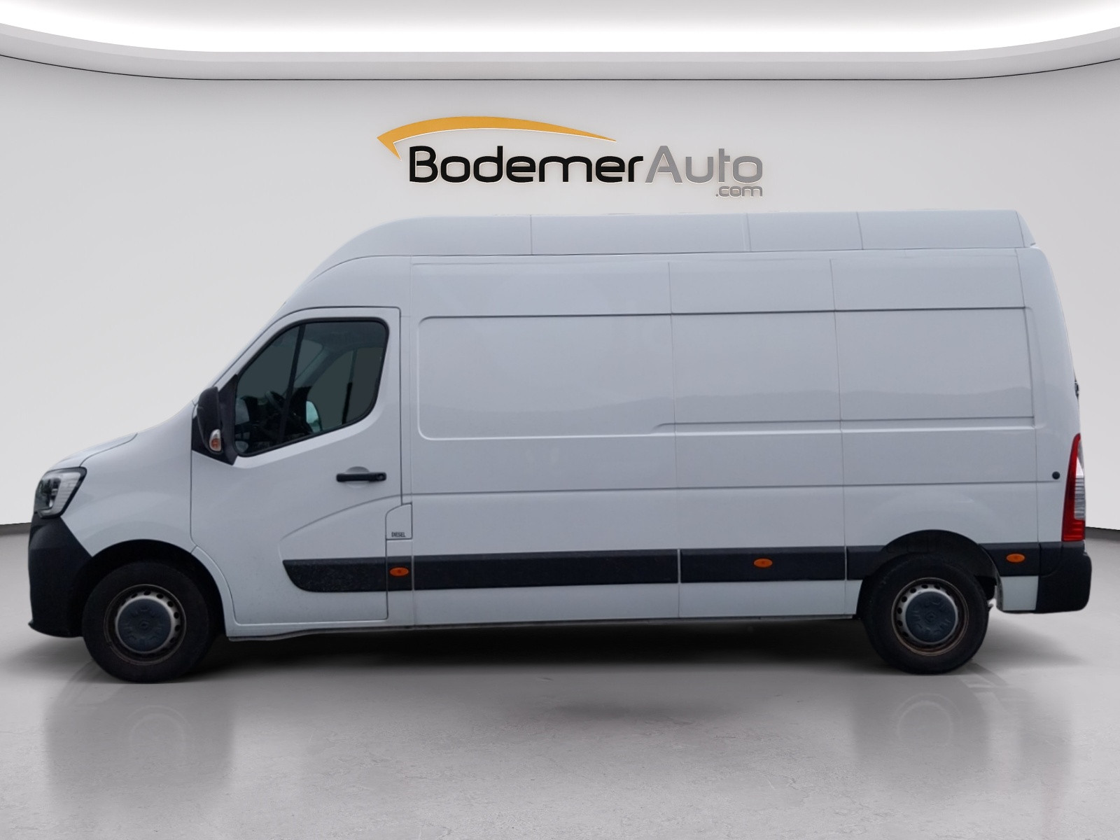 Vente en ligne Renault Master Fourgon MASTER FGN TRAC F3500 L3H3 BLUE DCI 135 au prix de 24 490 €