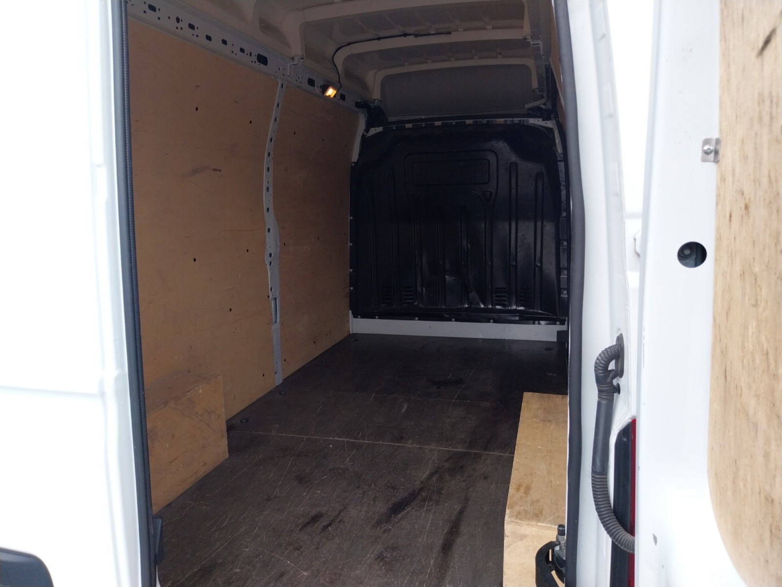 Vente en ligne Renault Master Fourgon MASTER FGN TRAC F3500 L3H3 BLUE DCI 135 au prix de 24 490 €