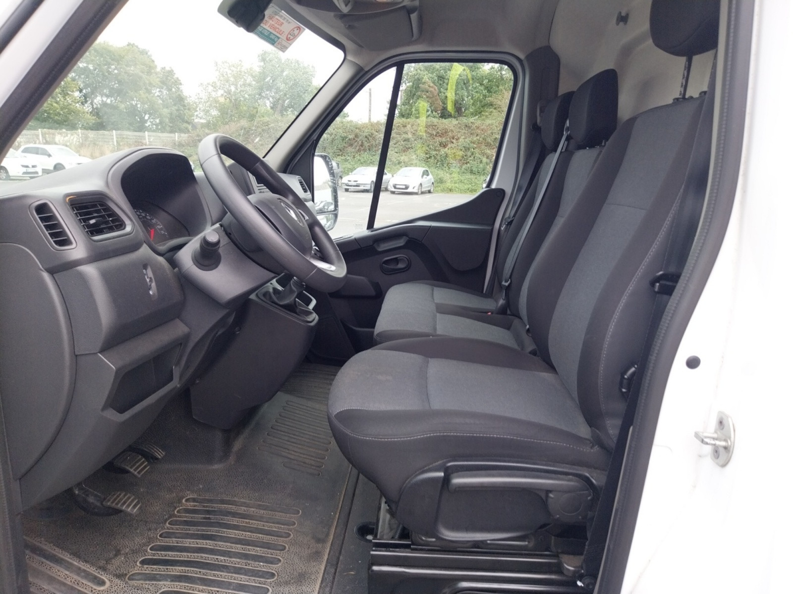 Vente en ligne Renault Master Fourgon MASTER FGN TRAC F3500 L3H3 BLUE DCI 135 au prix de 24 490 €