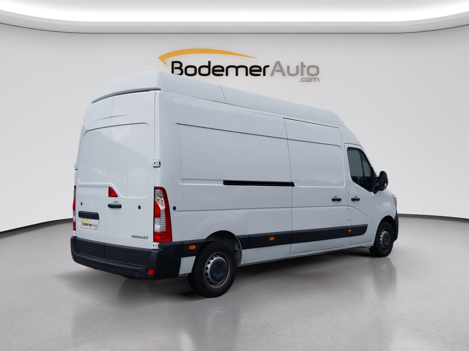 Vente en ligne Renault Master Fourgon MASTER FGN TRAC F3500 L3H3 BLUE DCI 135 au prix de 24 490 €