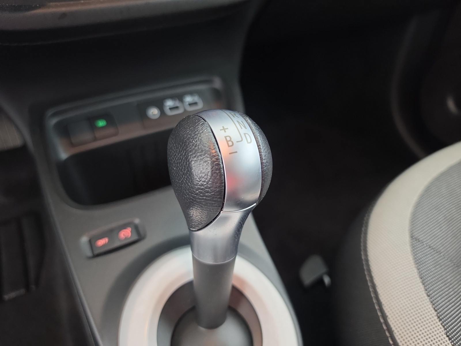 Vente en ligne Renault Twingo Electrique Twingo III E-Tech au prix de 13 990 €