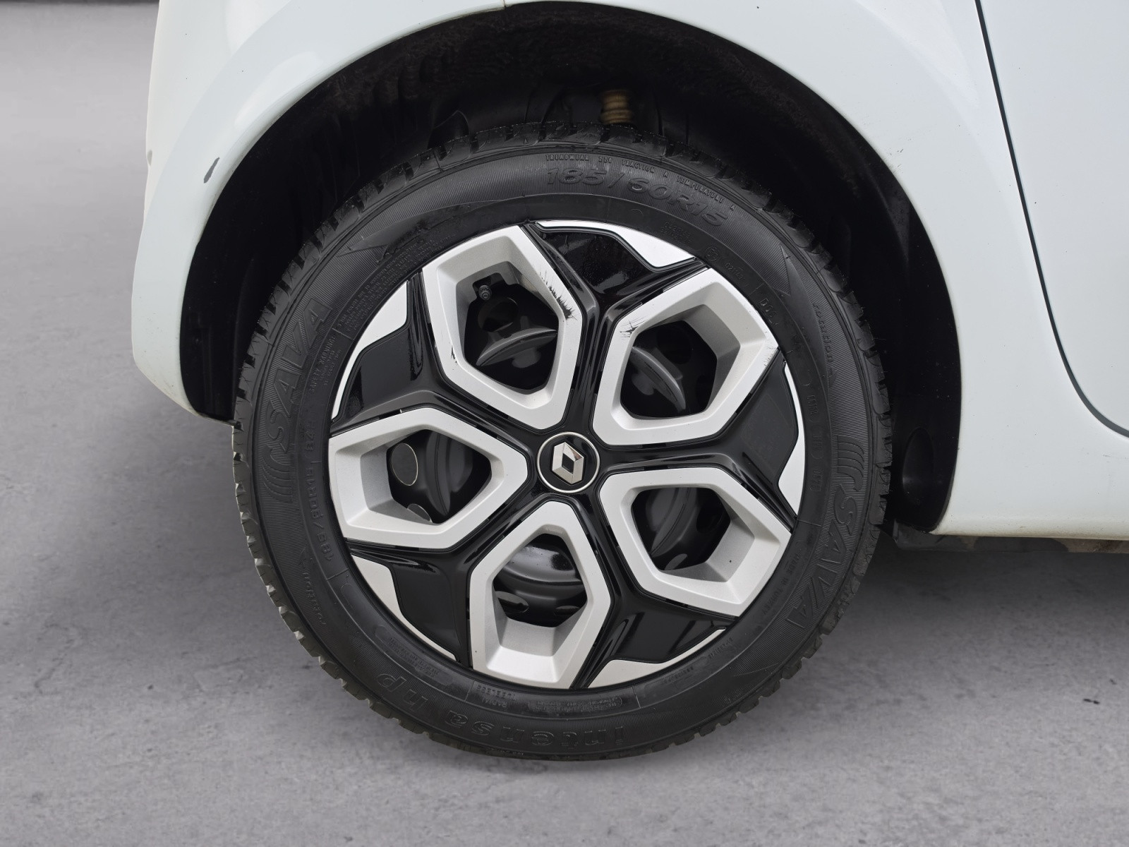 Vente en ligne Renault Twingo Electrique Twingo III E-Tech au prix de 13 990 €