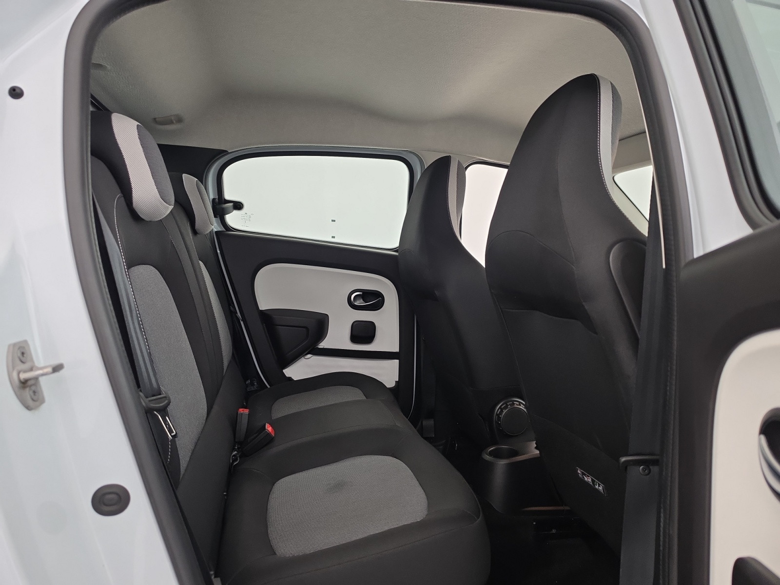 Vente en ligne Renault Twingo Electrique Twingo III E-Tech au prix de 13 990 €