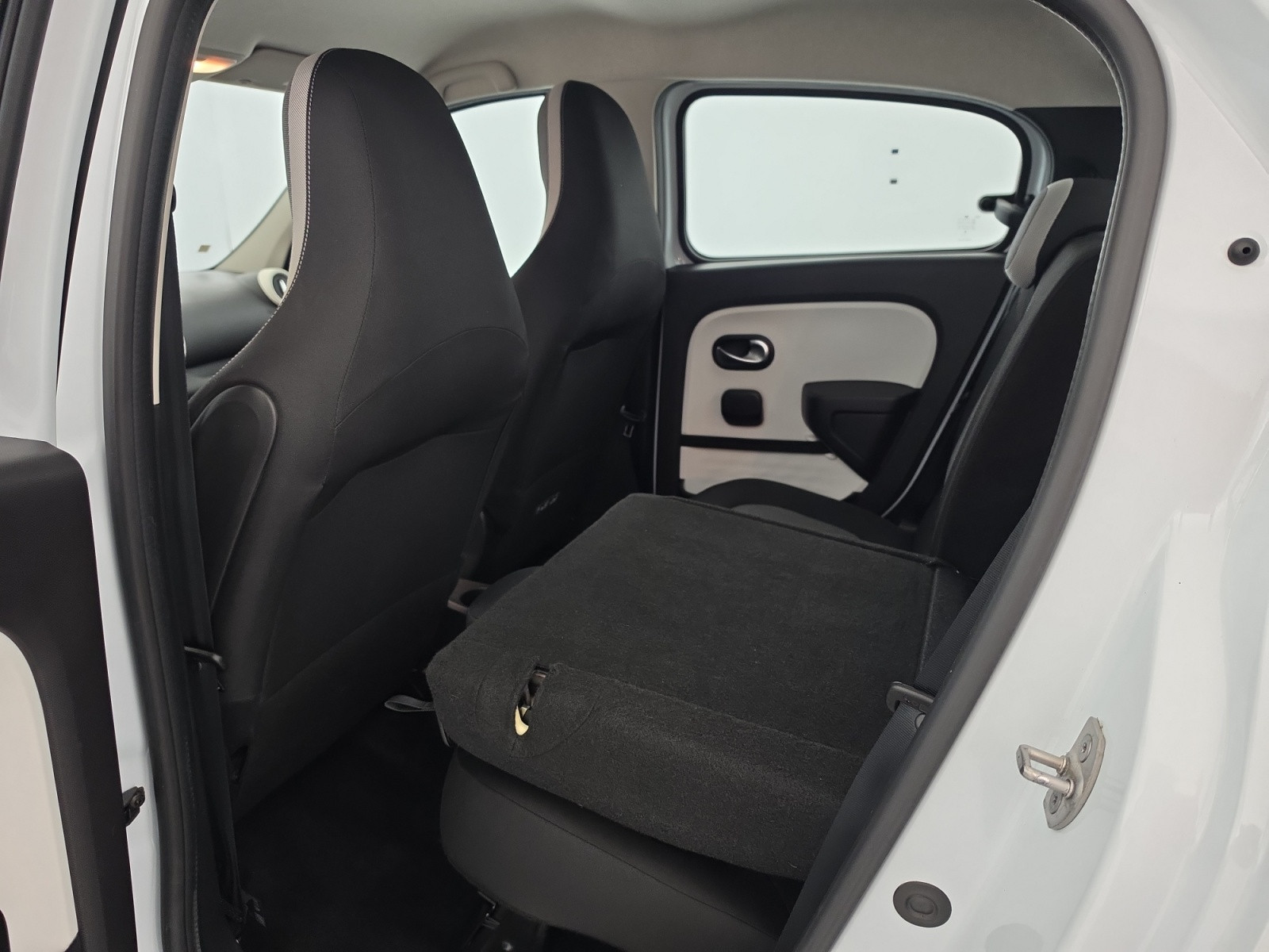 Vente en ligne Renault Twingo Electrique Twingo III E-Tech au prix de 13 990 €