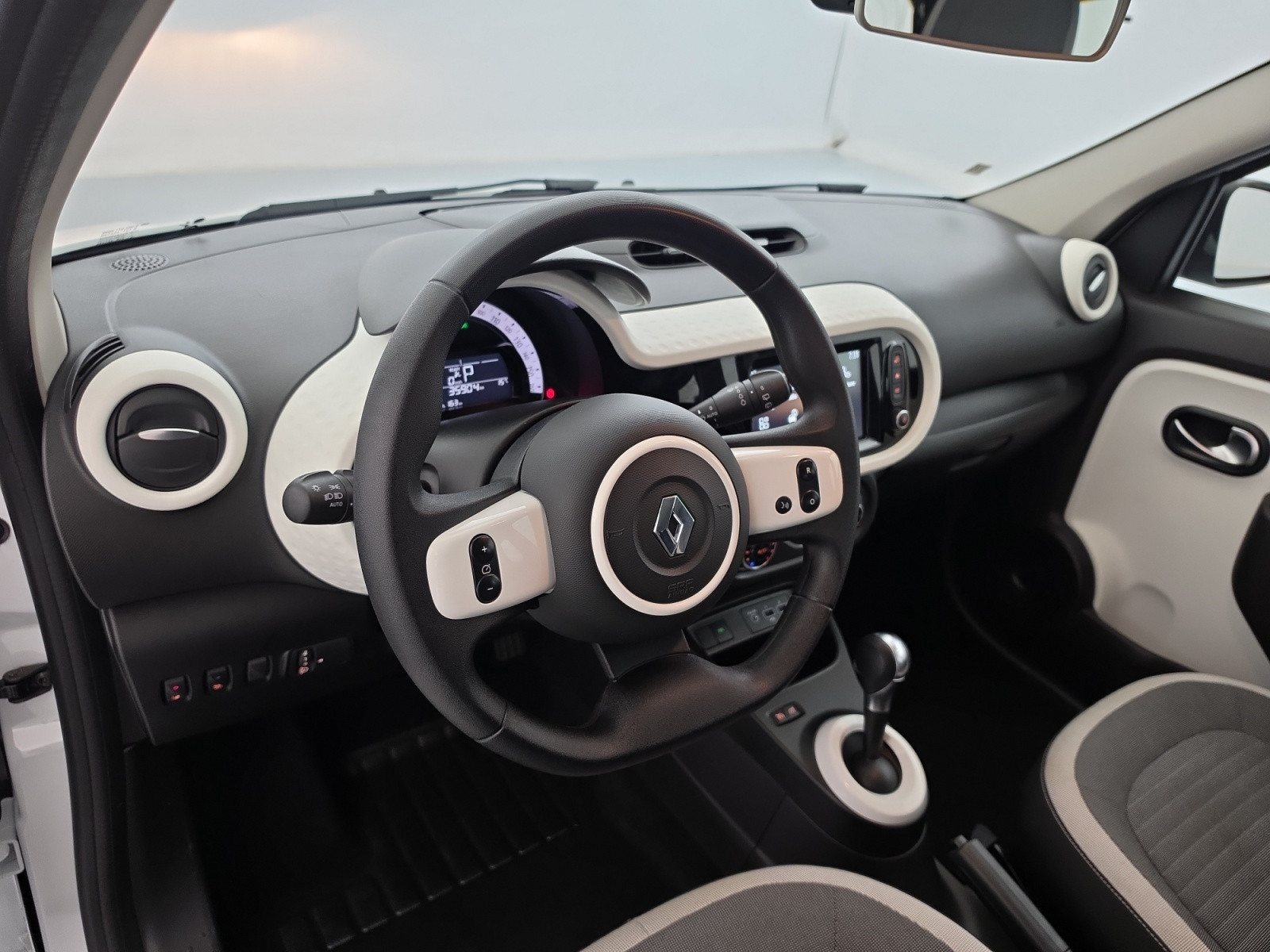 Vente en ligne Renault Twingo Electrique Twingo III E-Tech au prix de 12 990 €