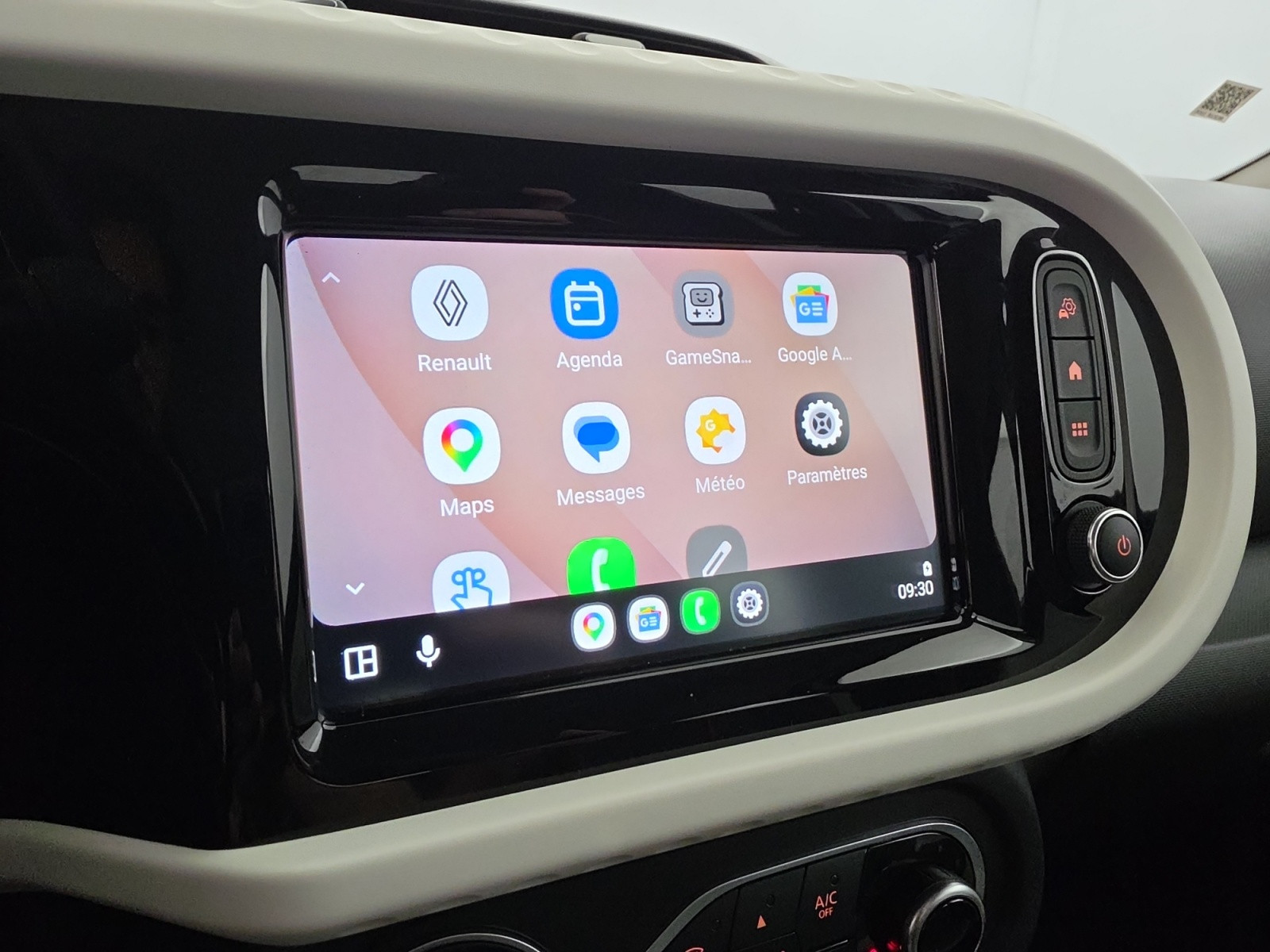 Vente en ligne Renault Twingo Electrique Twingo III E-Tech au prix de 12 990 €