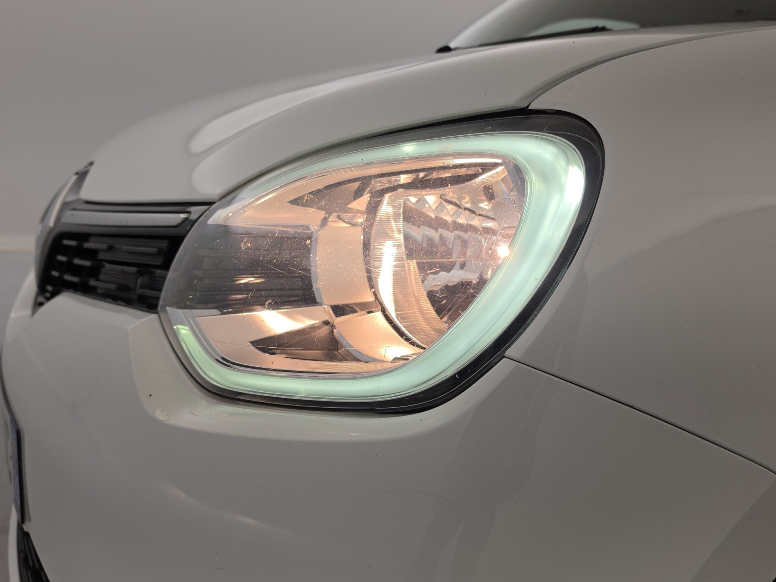 Vente en ligne Renault Twingo Electrique Twingo III E-Tech au prix de 12 990 €