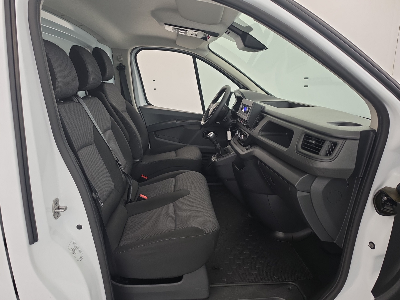 Vente en ligne Renault Trafic 3 Fourgon TRAFIC FGN L1H1 3000 KG BLUE DCI 130 au prix de 22 890 €