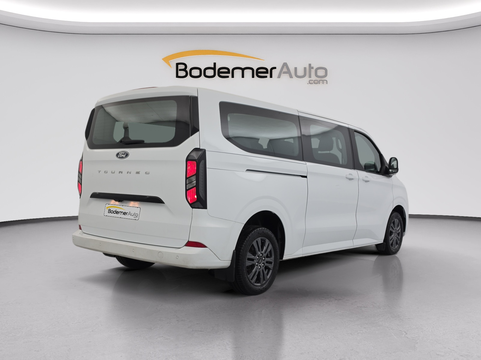 Vente en ligne Ford Tourneo Custom  320 L2H1 2.0 EcoBlue 150 ch au prix de 32 890 €
