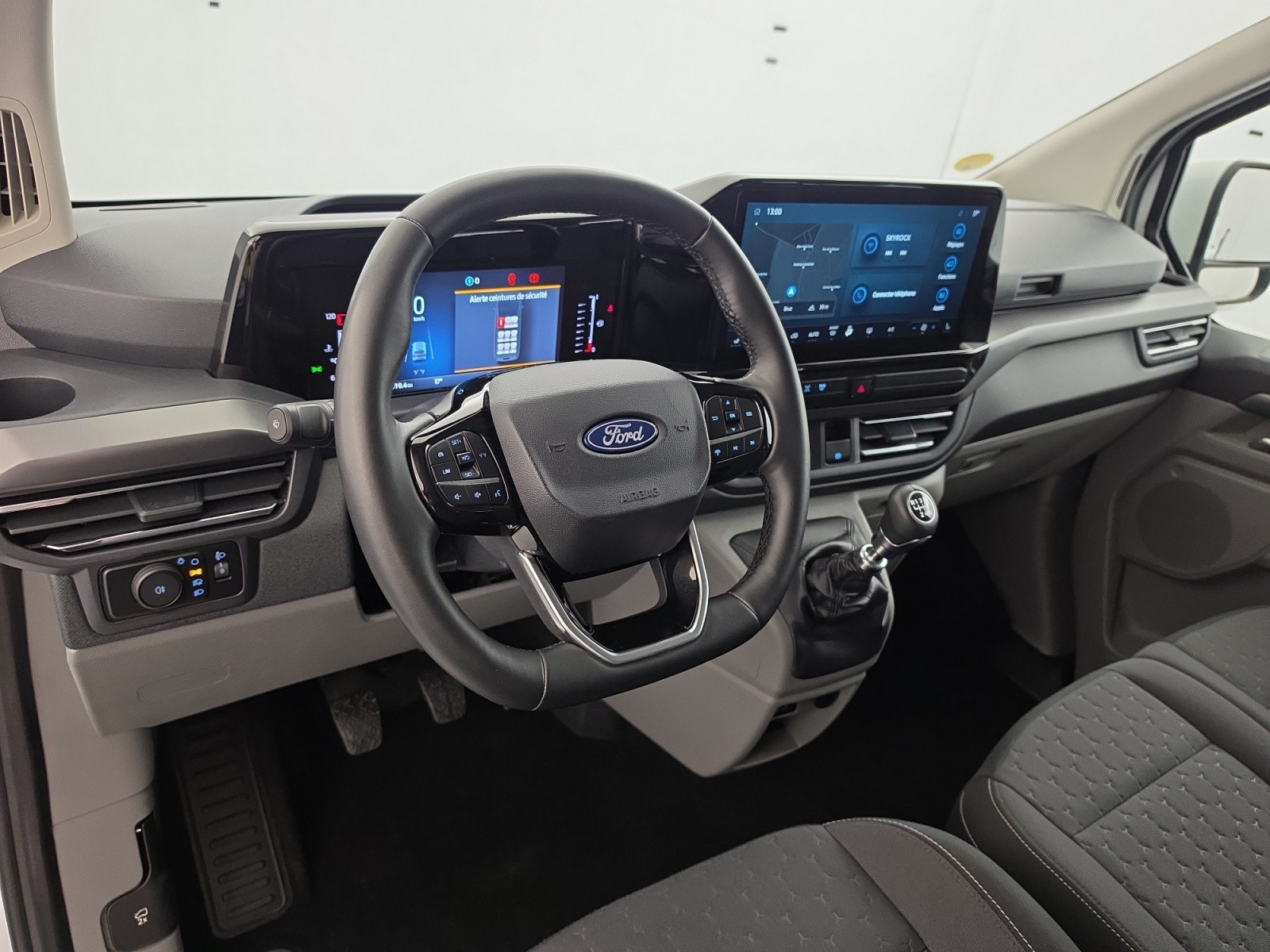 Vente en ligne Ford Tourneo Custom  320 L2H1 2.0 EcoBlue 150 ch au prix de 32 890 €