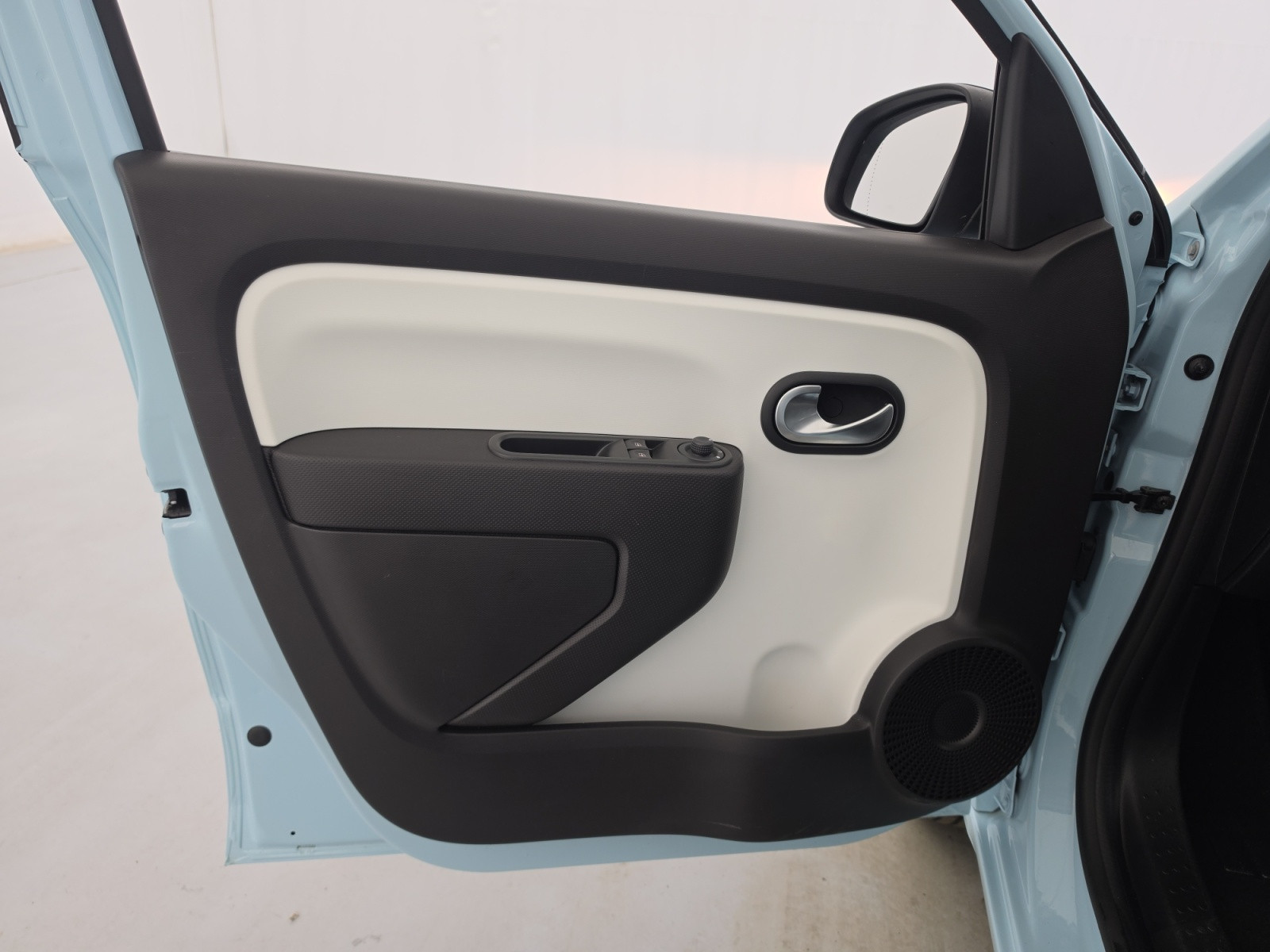 Vente en ligne Renault Twingo Electrique Twingo III E-Tech au prix de 13 990 €