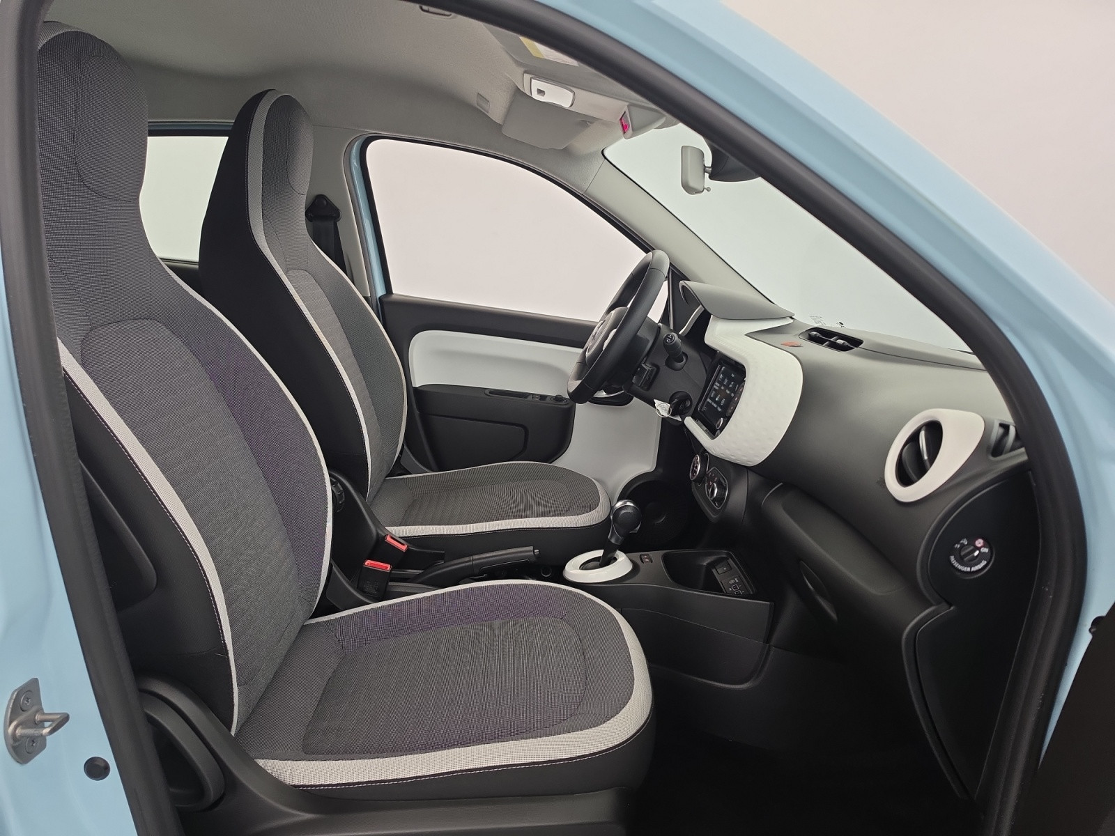 Vente en ligne Renault Twingo Electrique Twingo III E-Tech au prix de 13 990 €