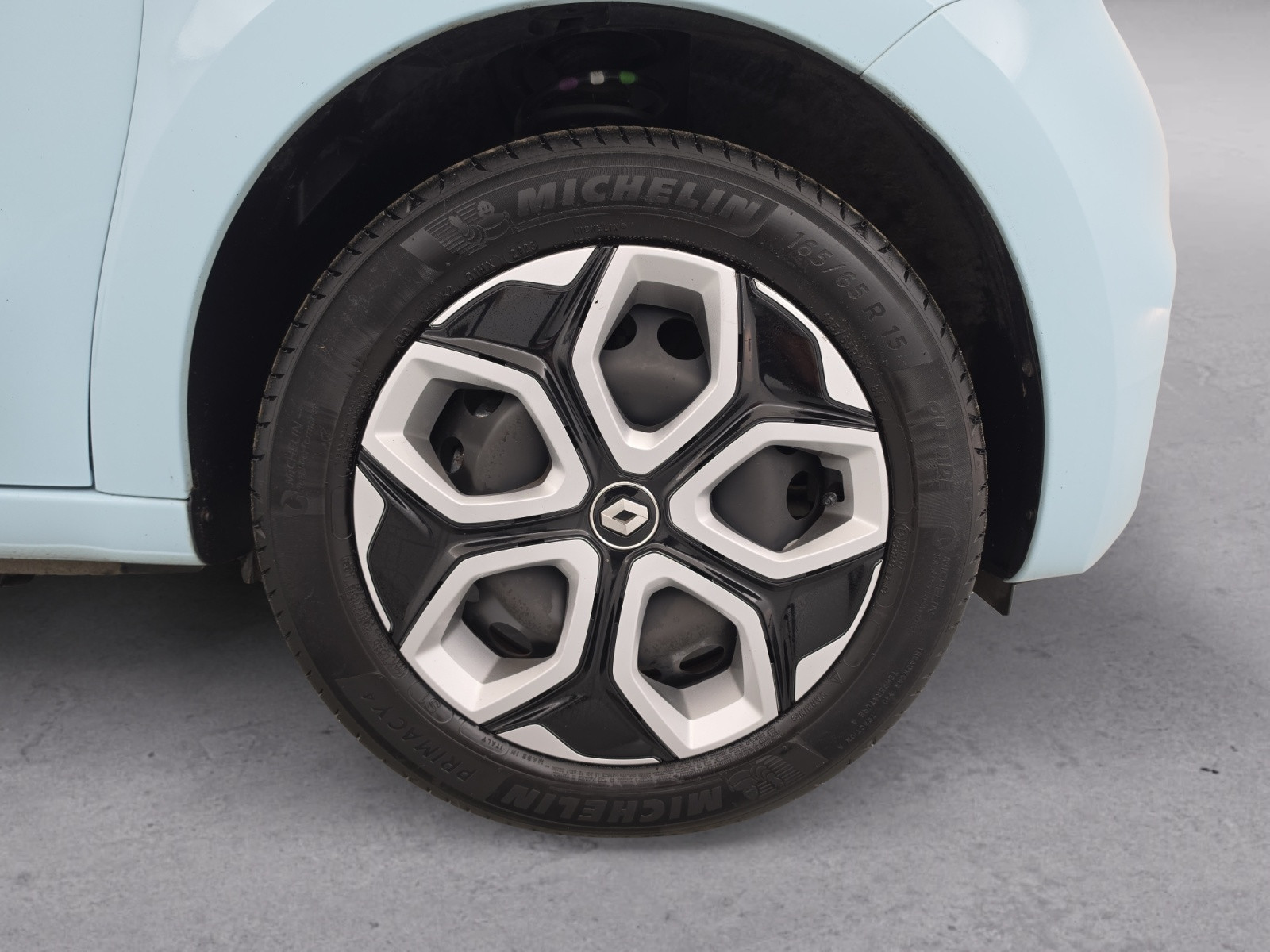 Vente en ligne Renault Twingo Electrique Twingo III E-Tech au prix de 13 990 €