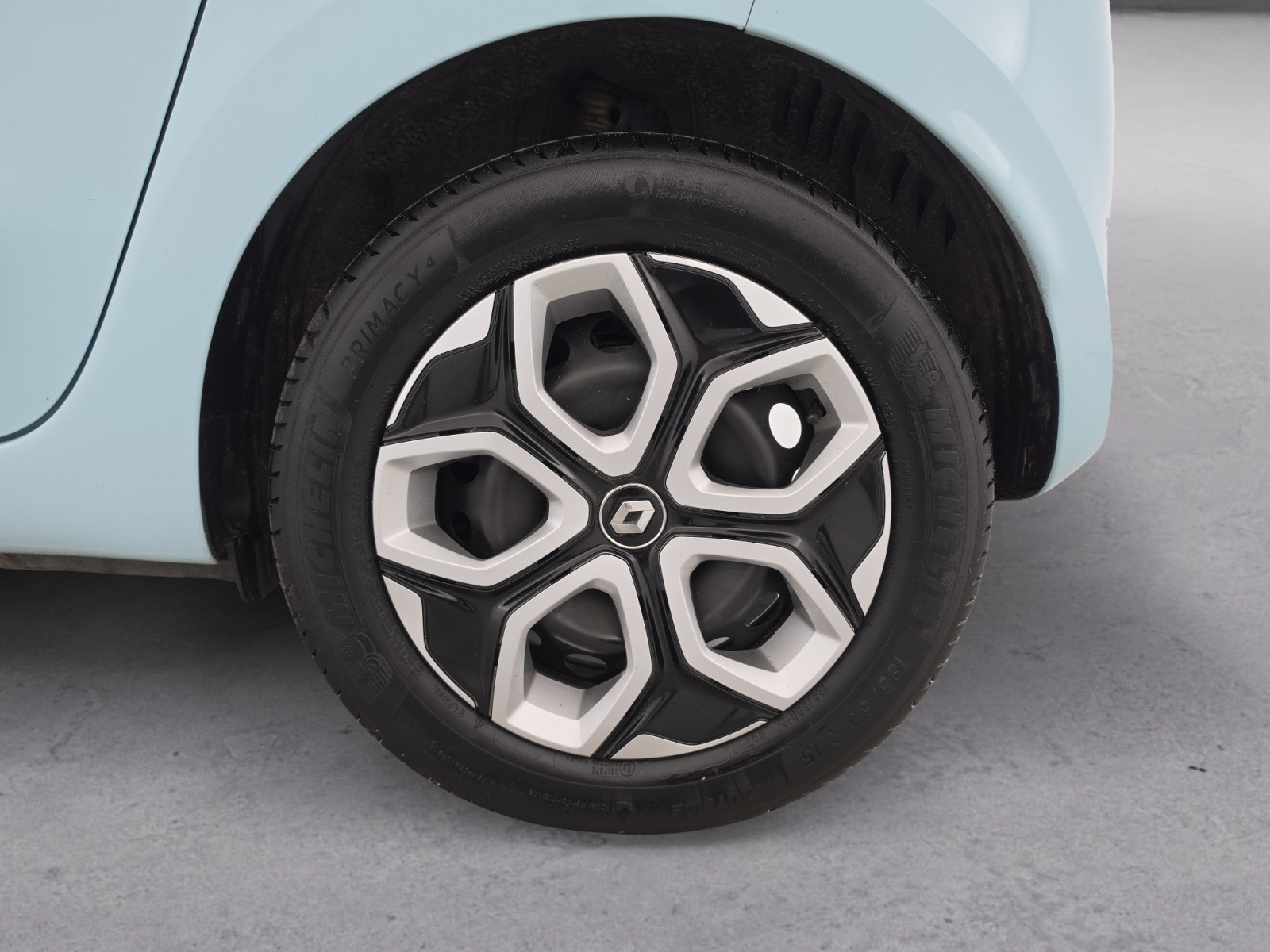 Vente en ligne Renault Twingo Electrique Twingo III E-Tech au prix de 13 990 €