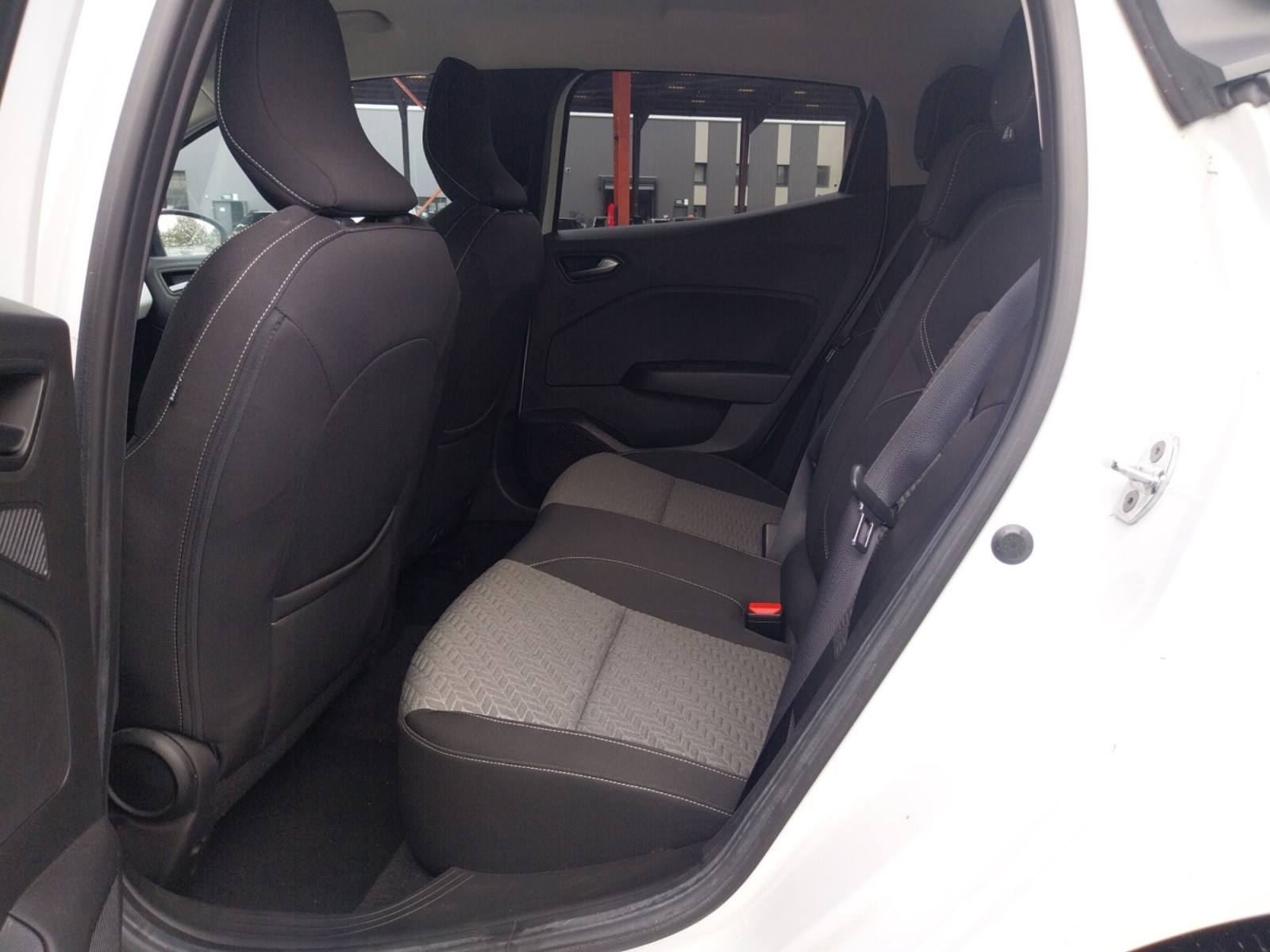 Vente en ligne Renault Clio 5 Clio TCe 90 au prix de 13 990 €