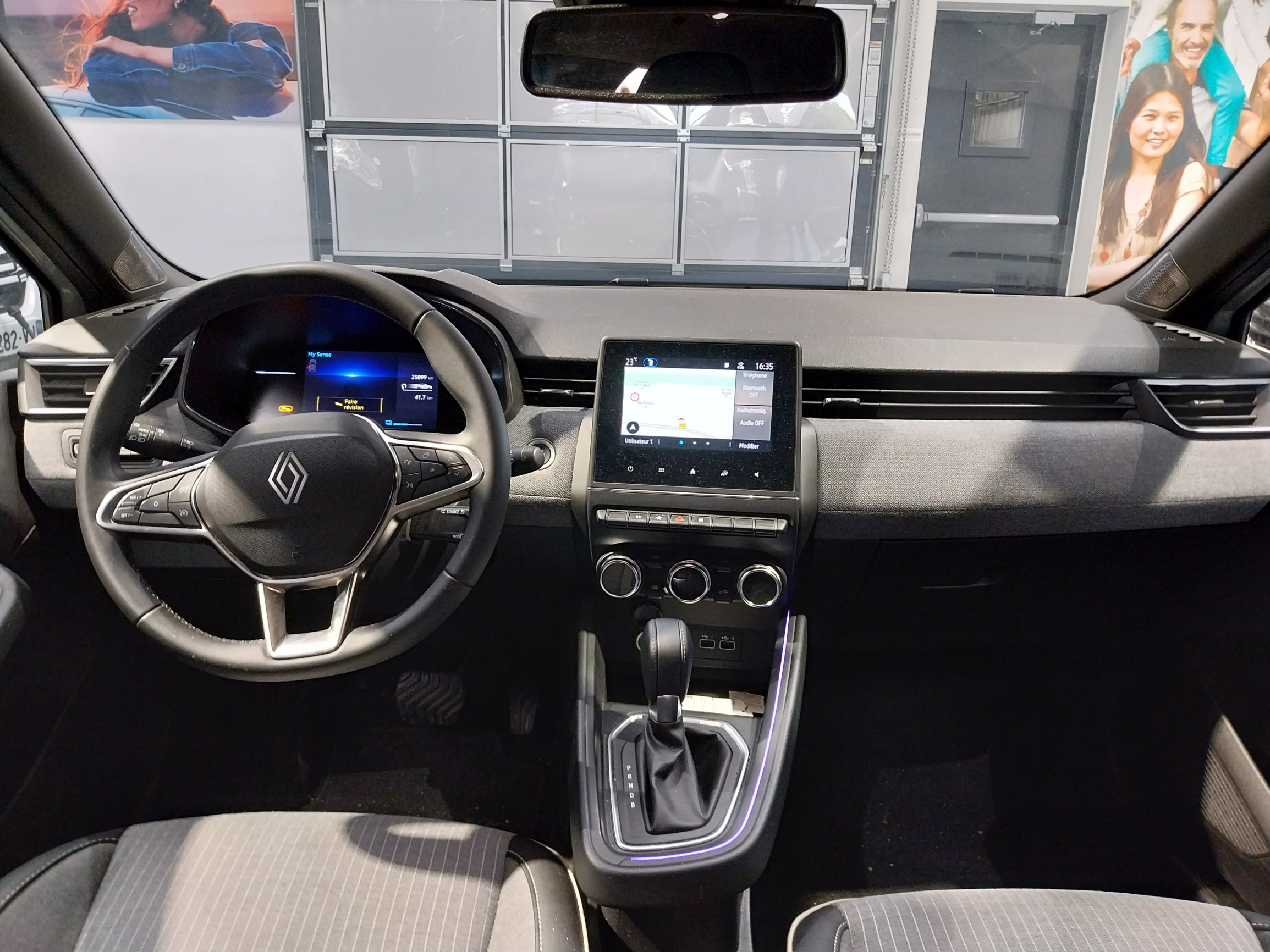 Vente en ligne Renault Clio 5 Clio E-Tech full hybrid 145 ch GSR2 au prix de 18 990 €