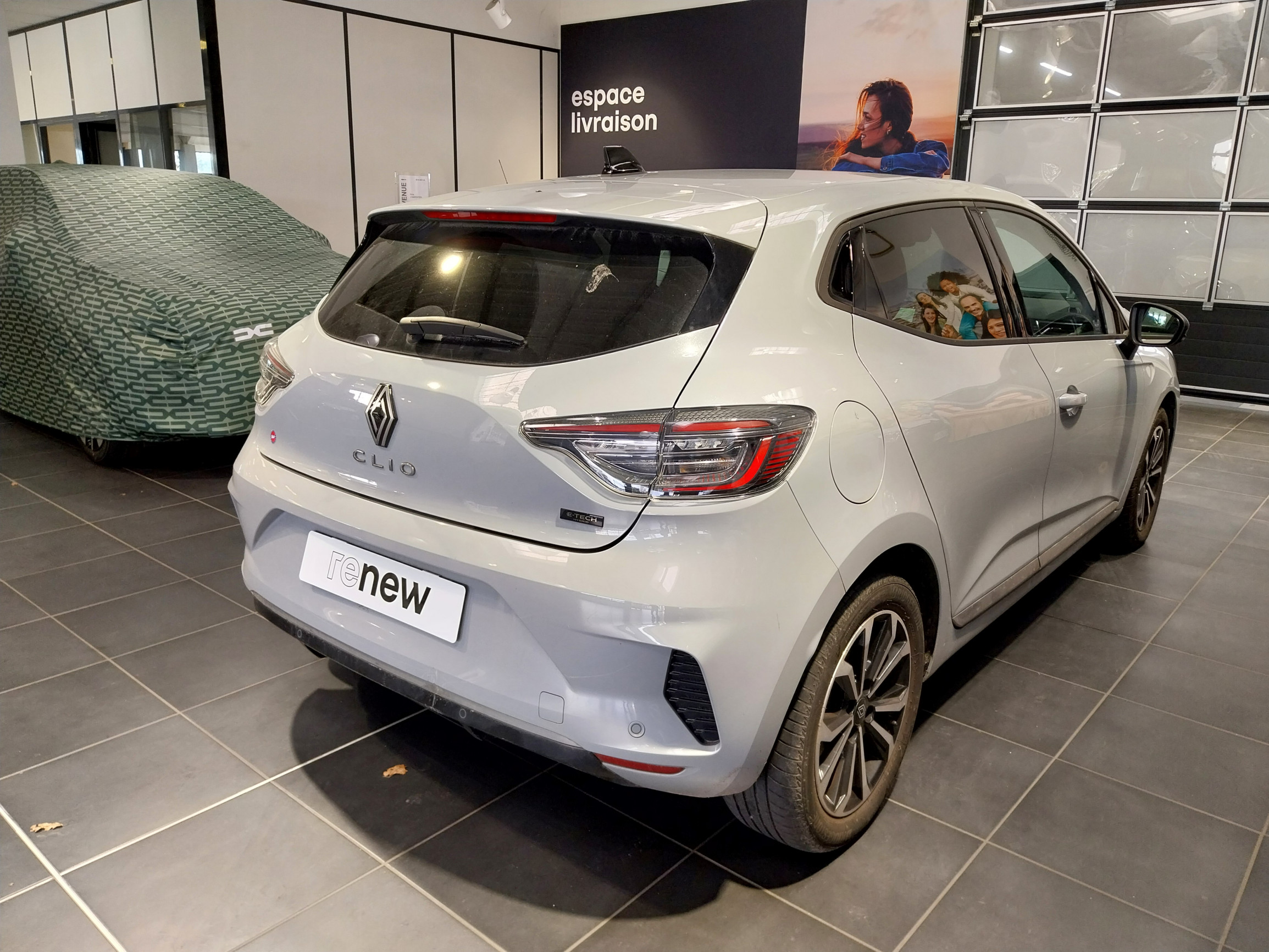 Vente en ligne Renault Clio 5 Clio E-Tech full hybrid 145 ch GSR2 au prix de 18 990 €