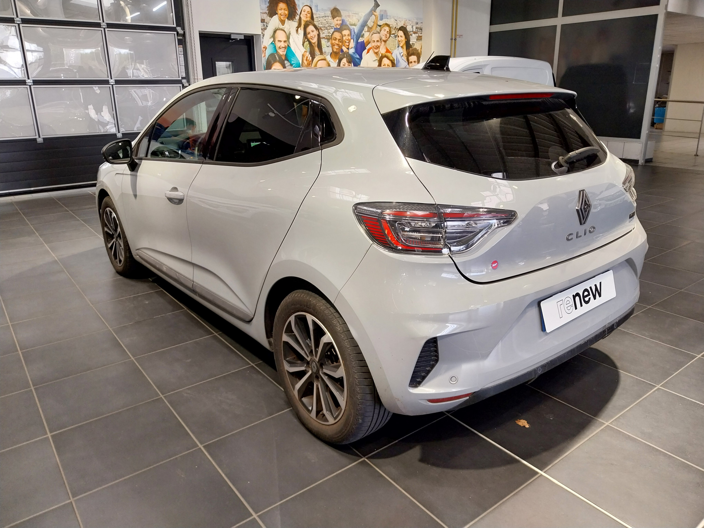 Vente en ligne Renault Clio 5 Clio E-Tech full hybrid 145 ch GSR2 au prix de 18 990 €
