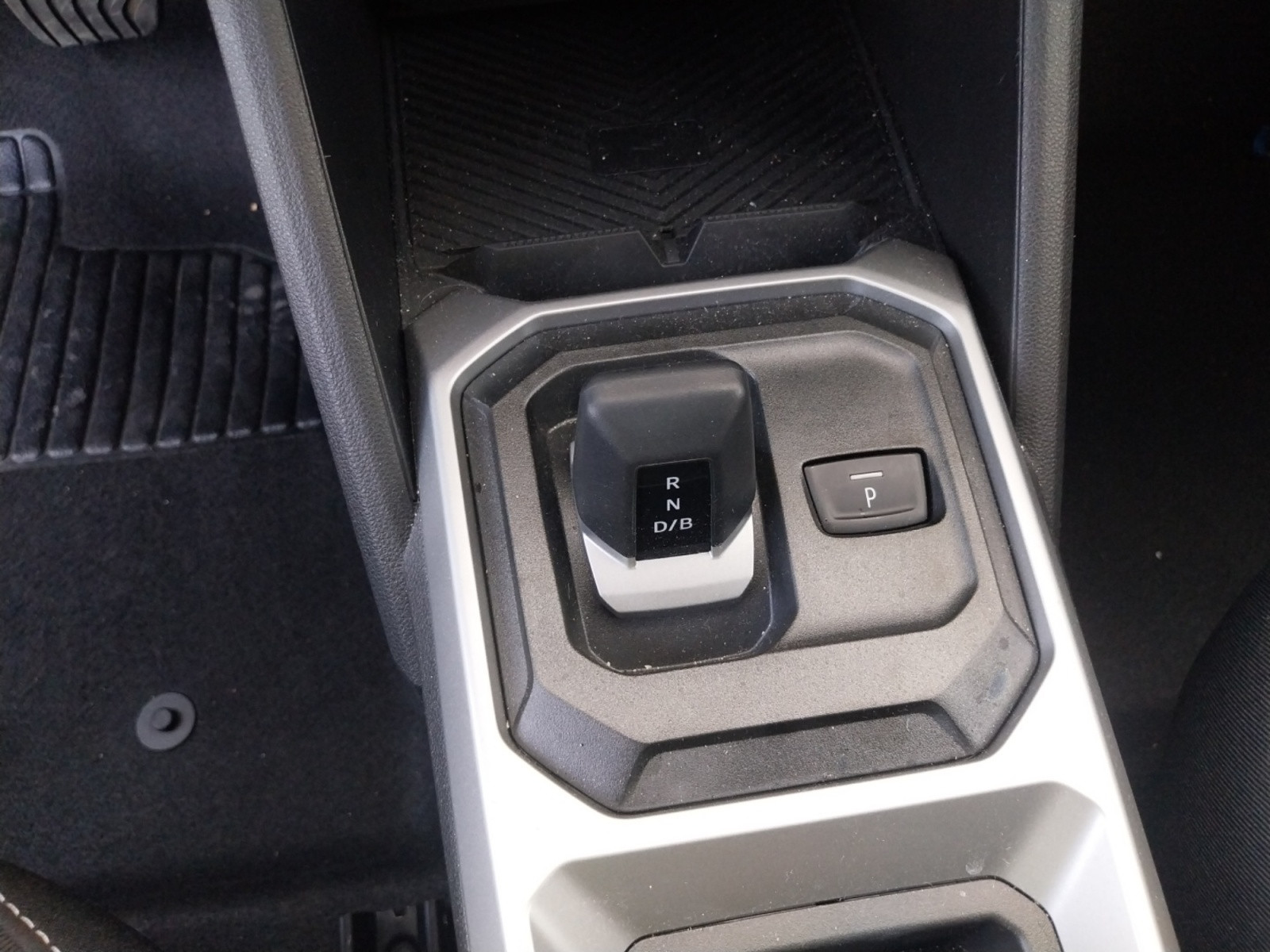 Vente en ligne Dacia Duster  Hybrid 155 au prix de 28 490 €