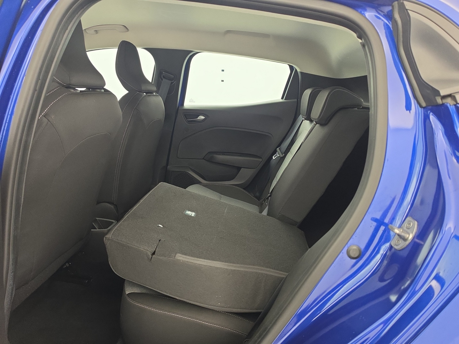 Vente en ligne Renault Clio 5 Clio Blue dCi 100 ch GSR2 au prix de 16 990 €
